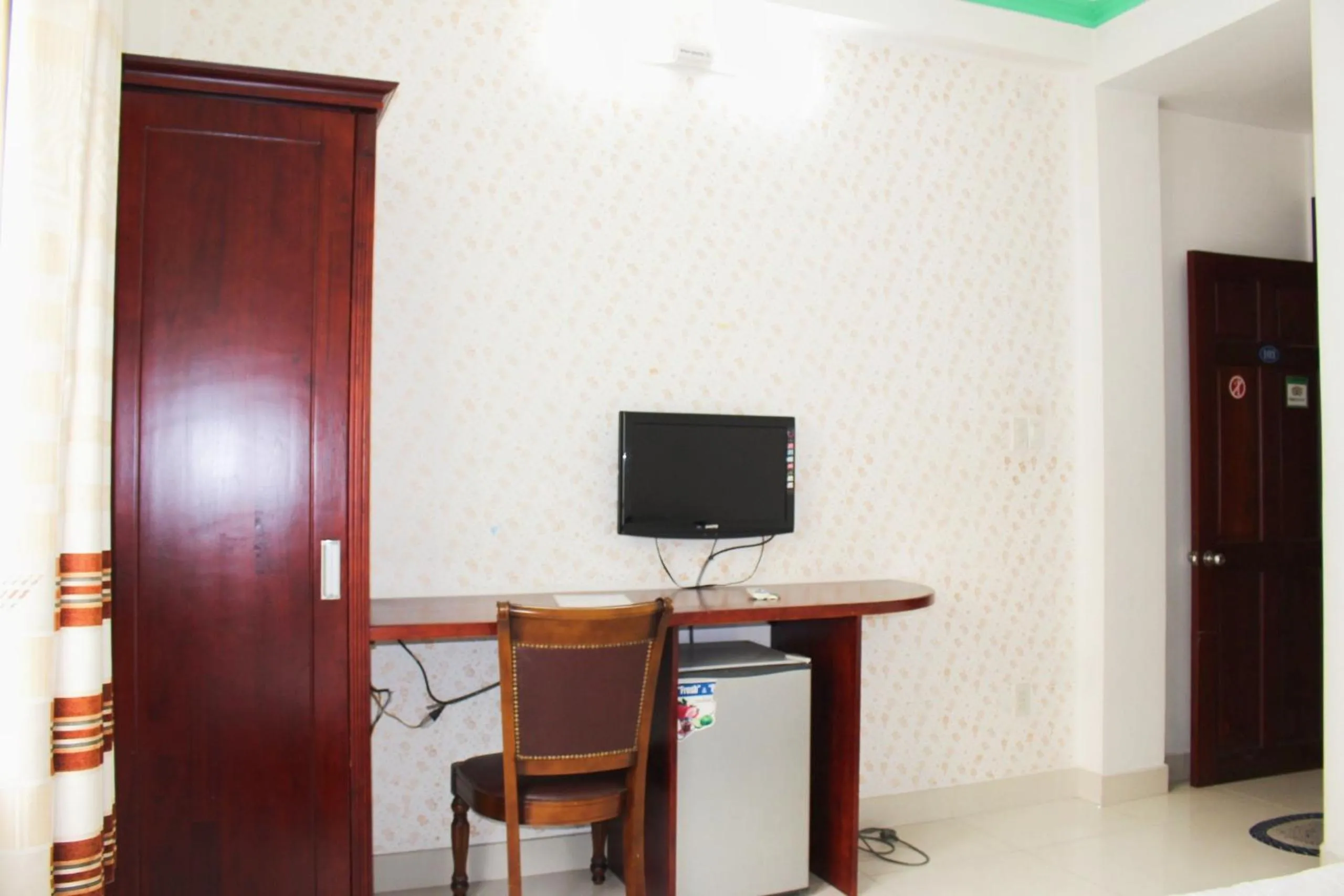 hair dresser in Mai Guest House