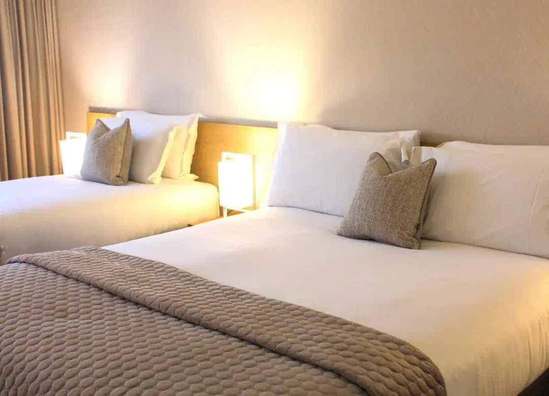 Deluxe Twin Room in Louis Fitzgerald Hotel Deluxe Twin Room in Louis Fitzgerald Hotel