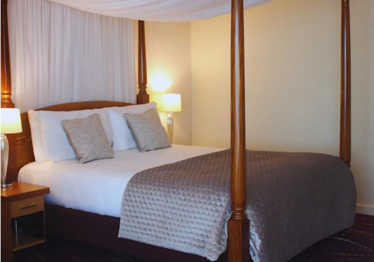 Bedroom, Bed in Louis Fitzgerald Hotel