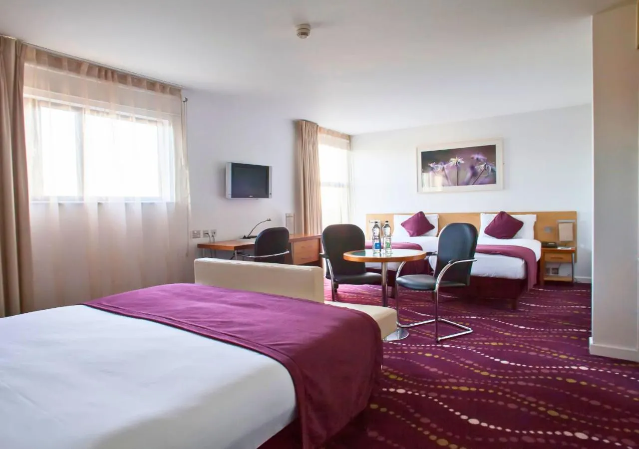 Bedroom, Bed in Louis Fitzgerald Hotel