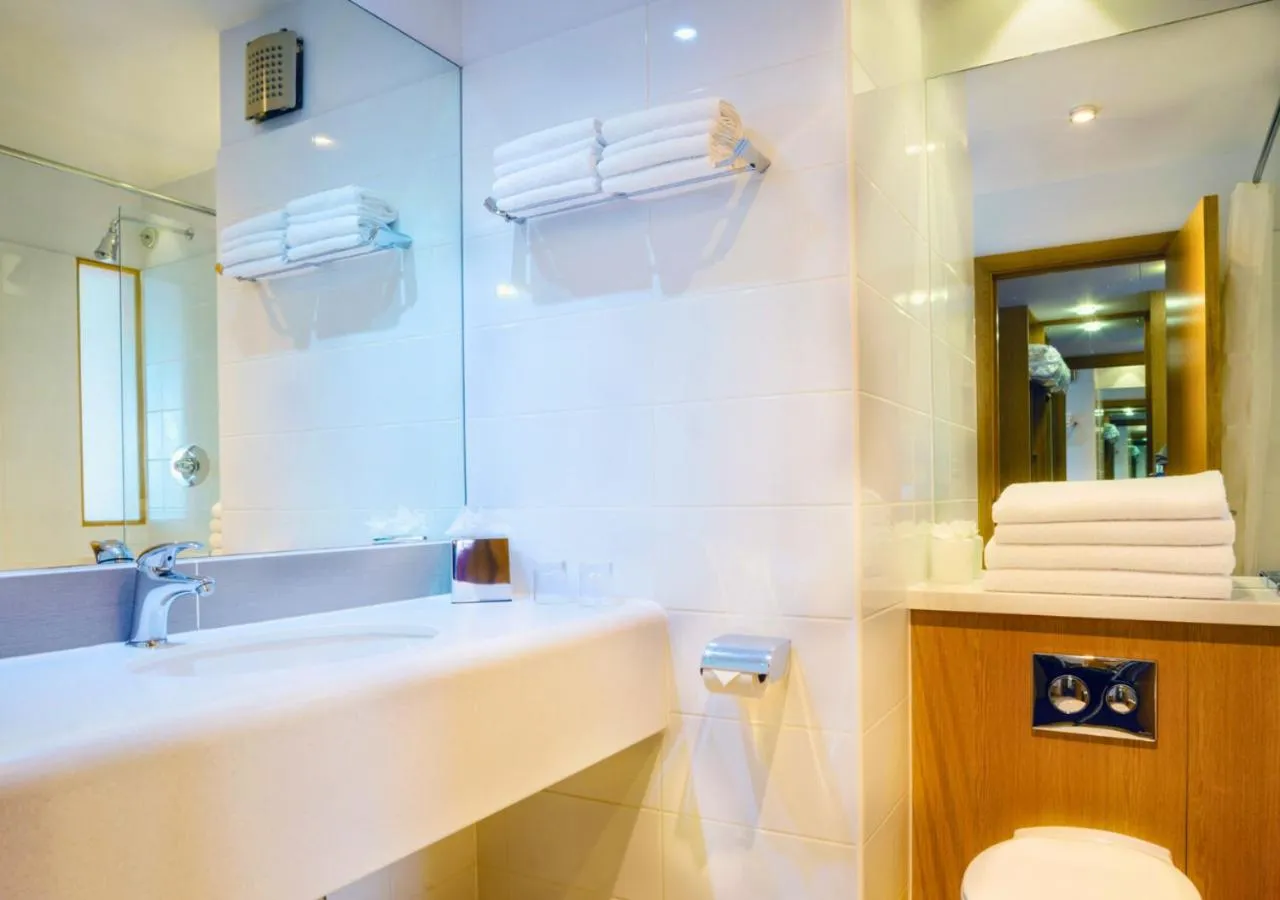 Bathroom in Louis Fitzgerald Hotel