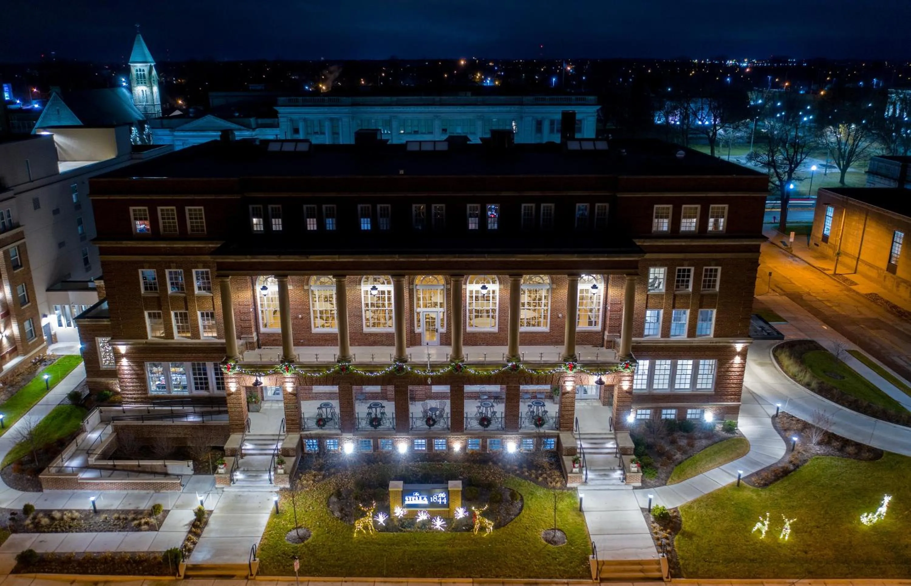 Property logo or sign in The Stella Hotel & Ballroom