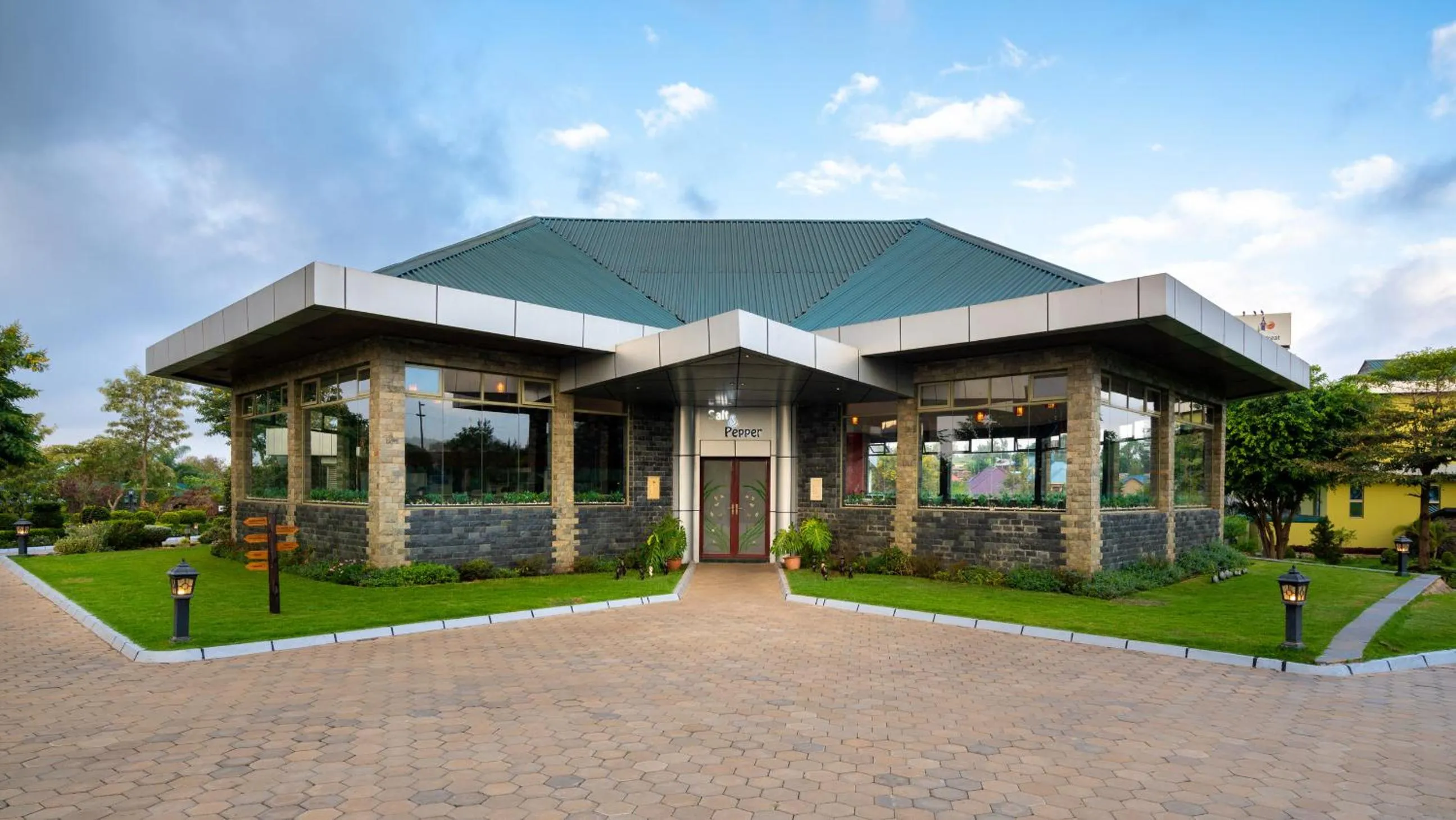 Restaurant/places to eat in Fun Retreat Resort, Hotel and Ayurveda Spa