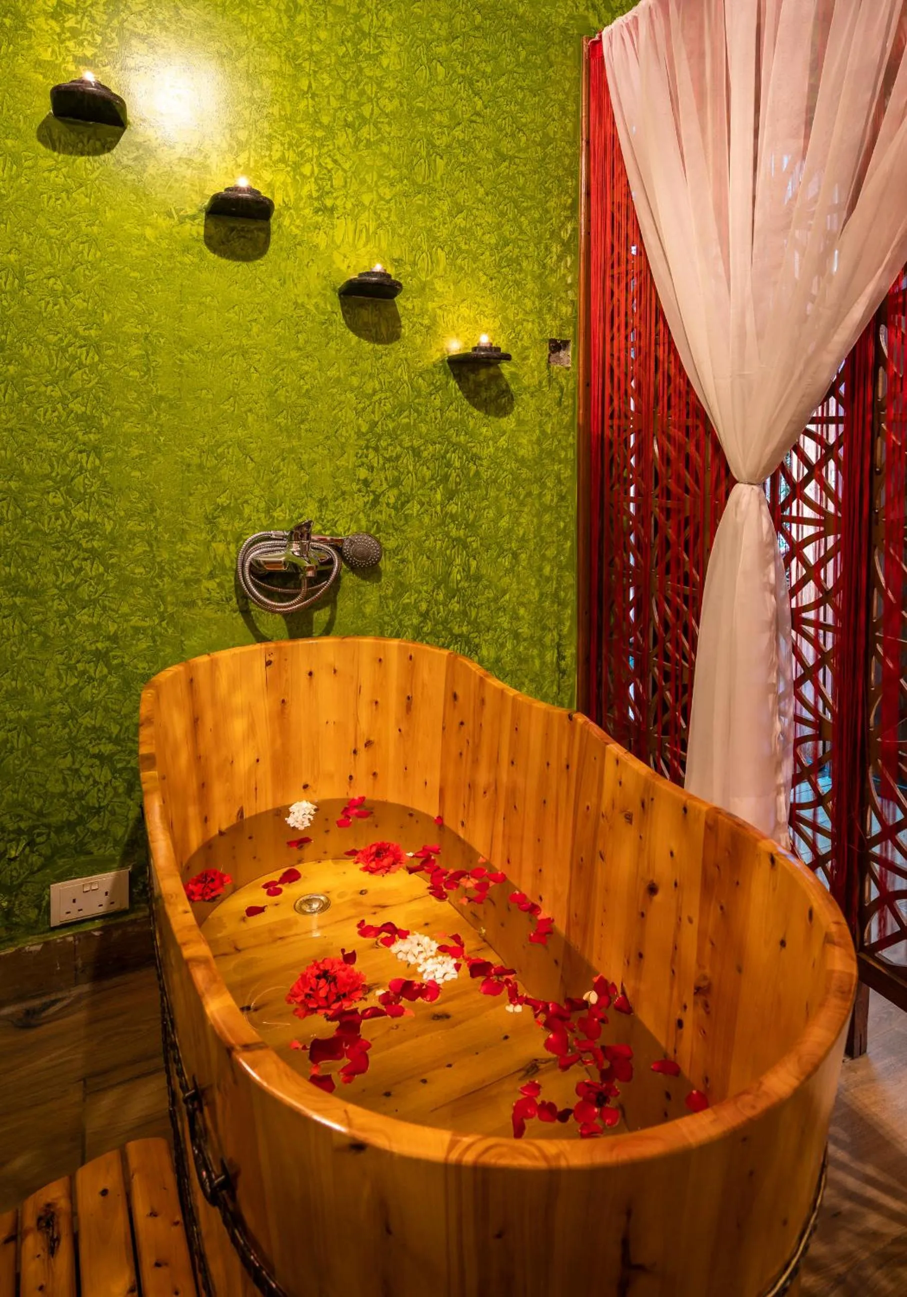 Massage in Fun Retreat Resort, Hotel and Ayurveda Spa