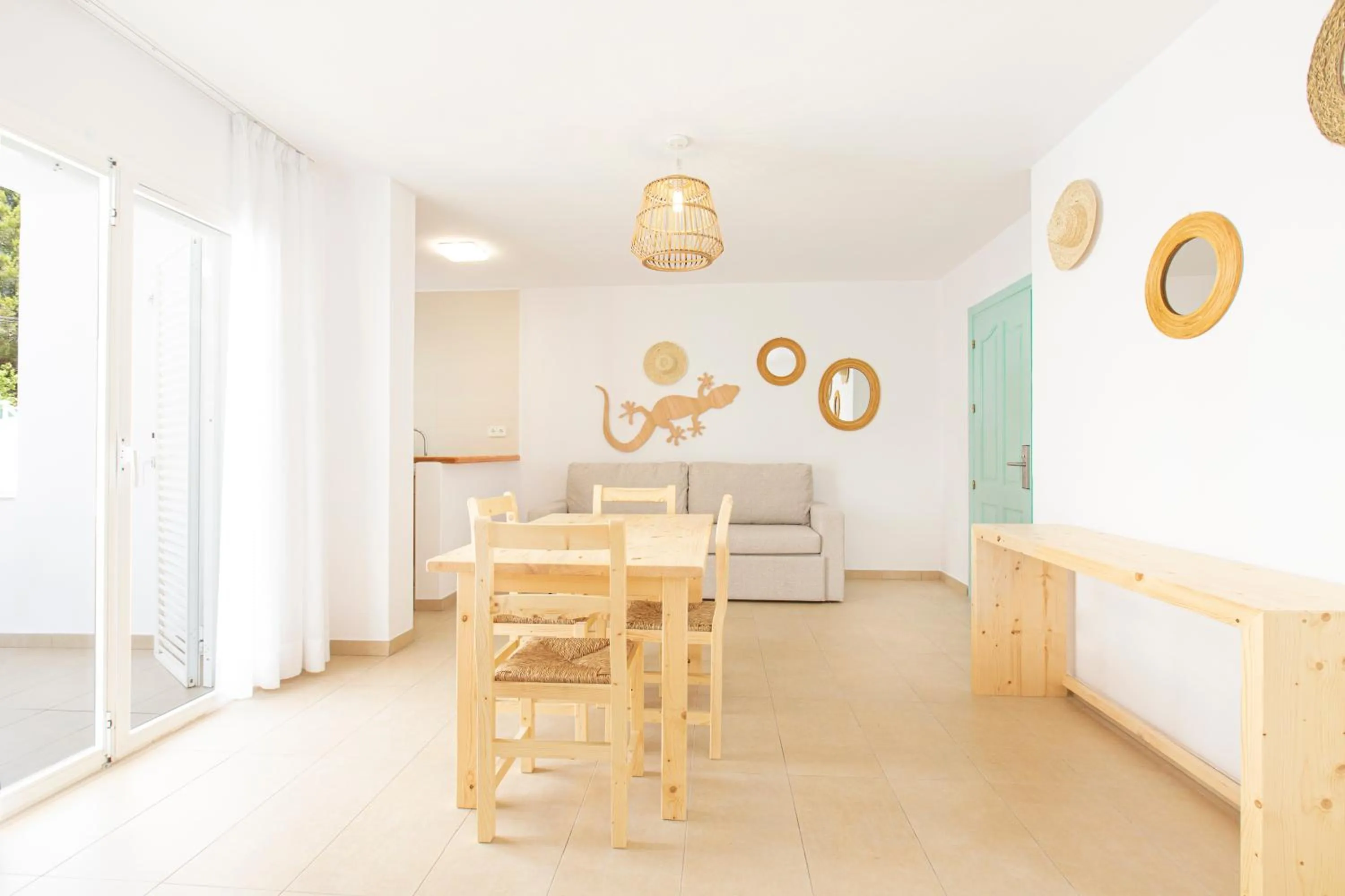 Dining area in Apartamentos Los Arcos