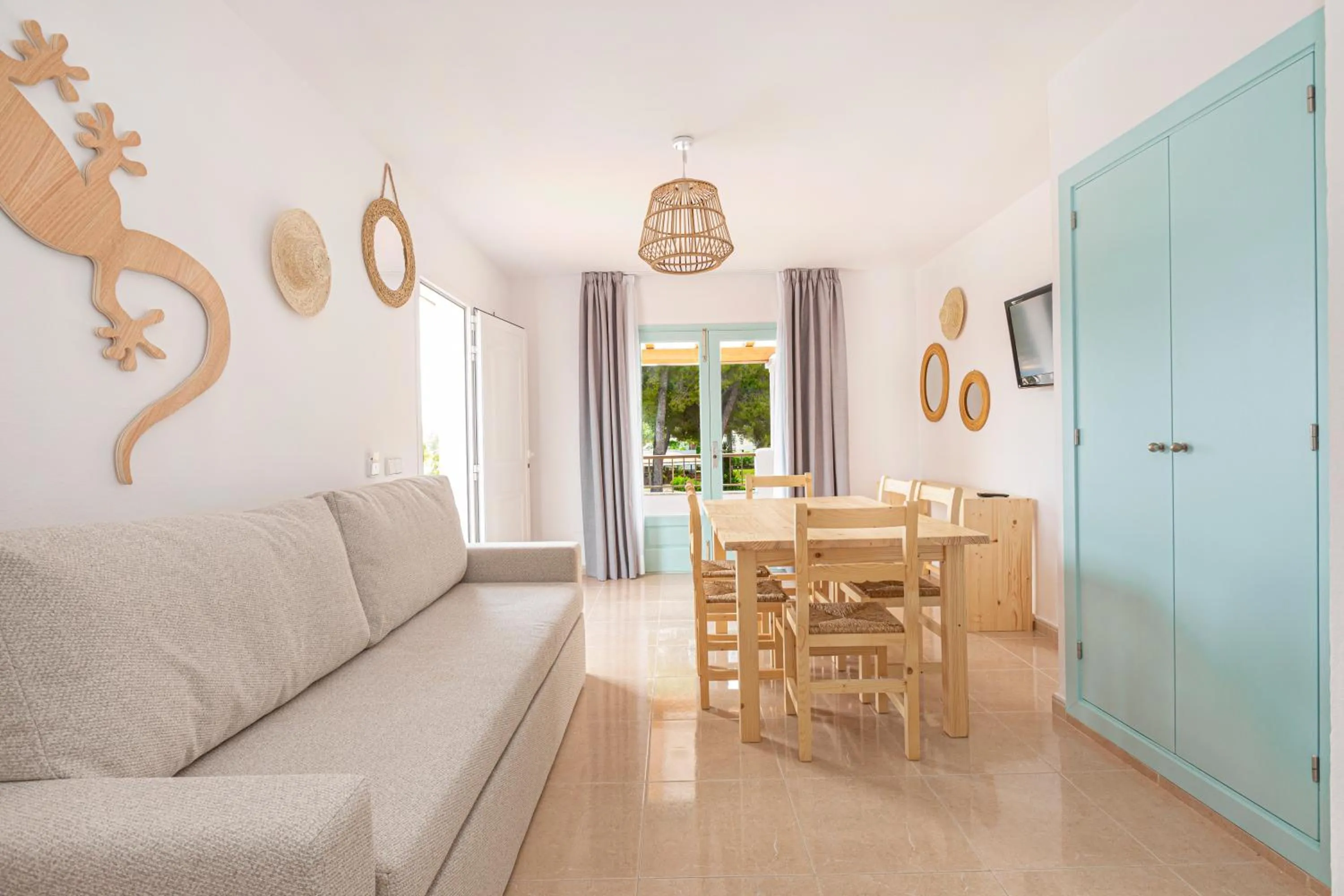 Dining area in Apartamentos Los Arcos