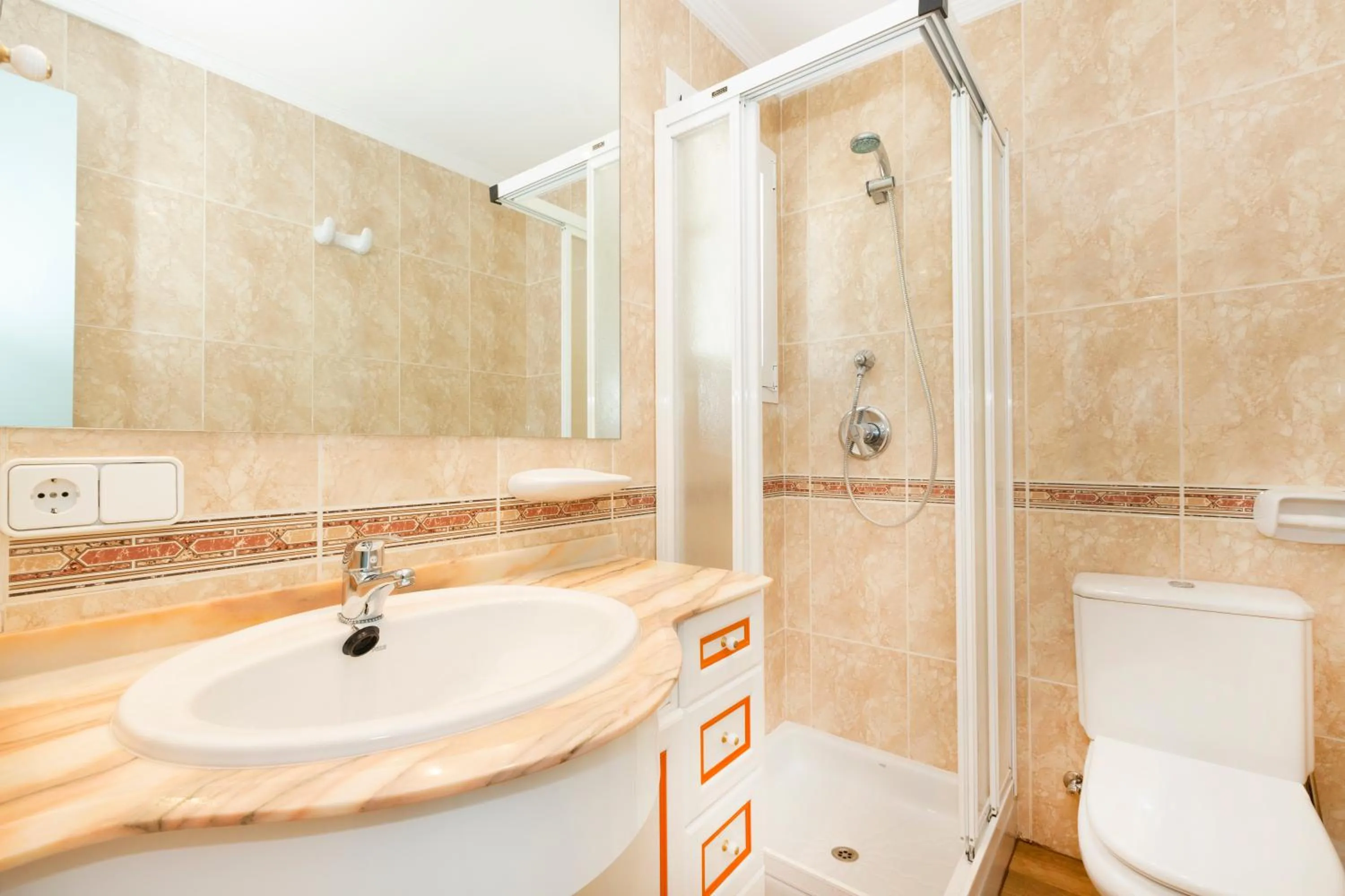 Bathroom in Apartamentos Los Arcos