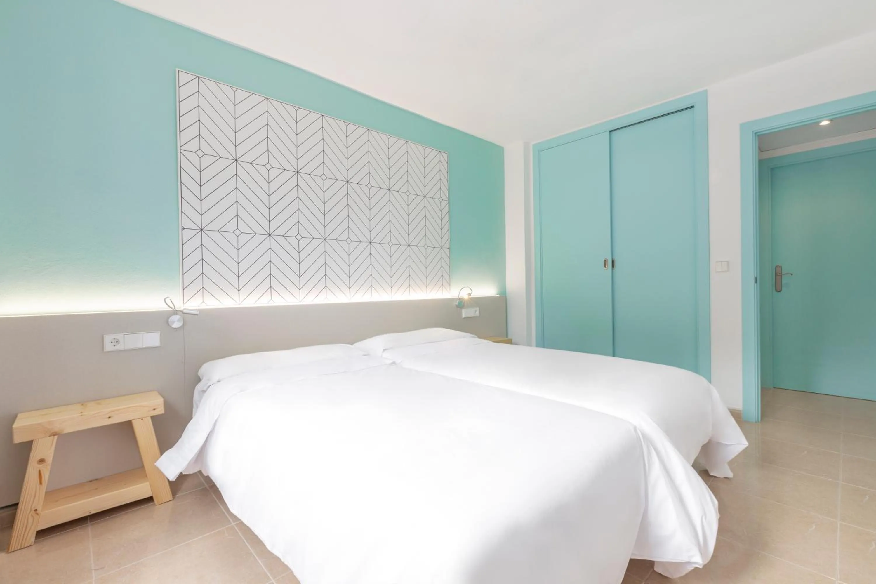 Bedroom, Bed in Apartamentos Los Arcos