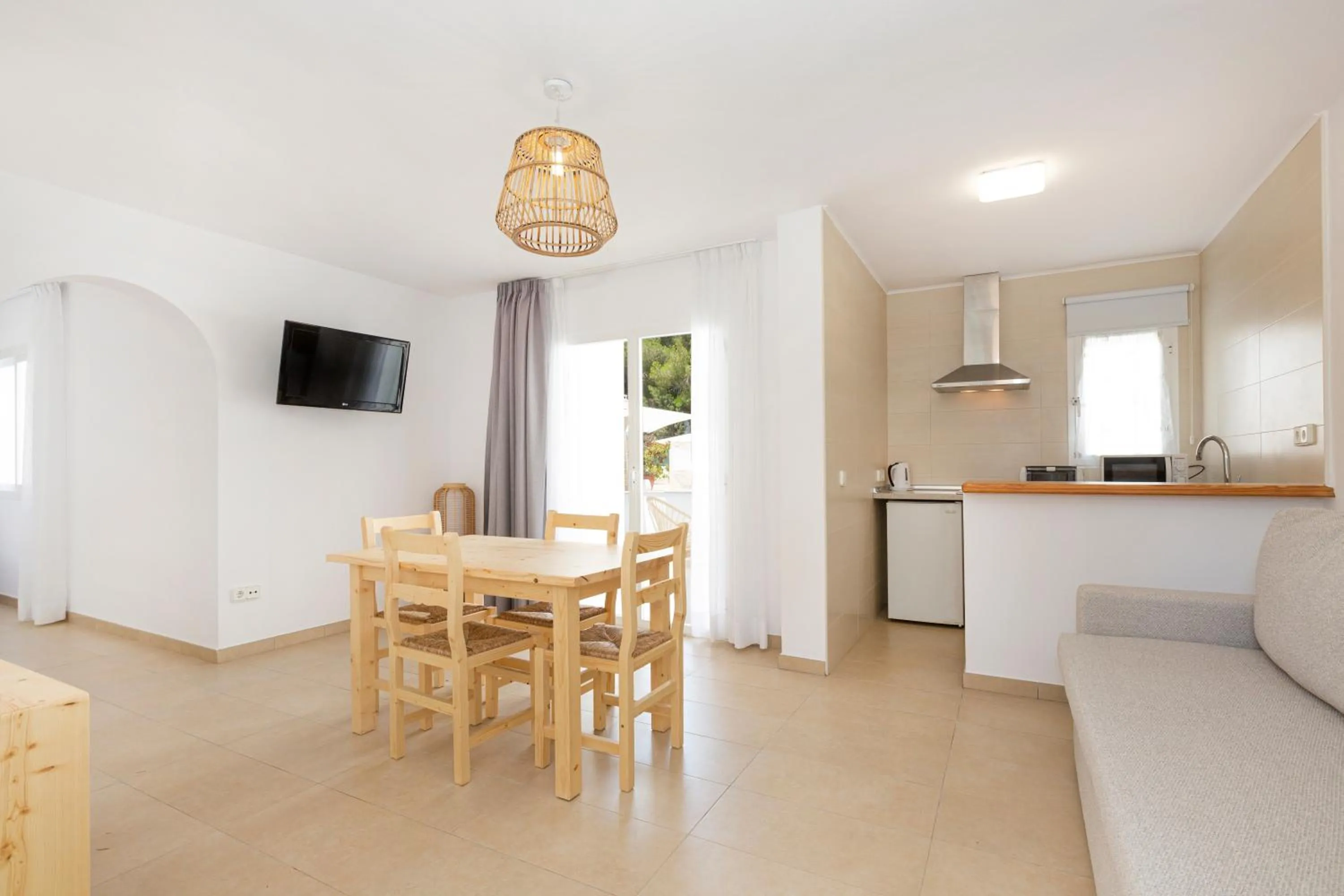 Kitchen or kitchenette in Apartamentos Los Arcos