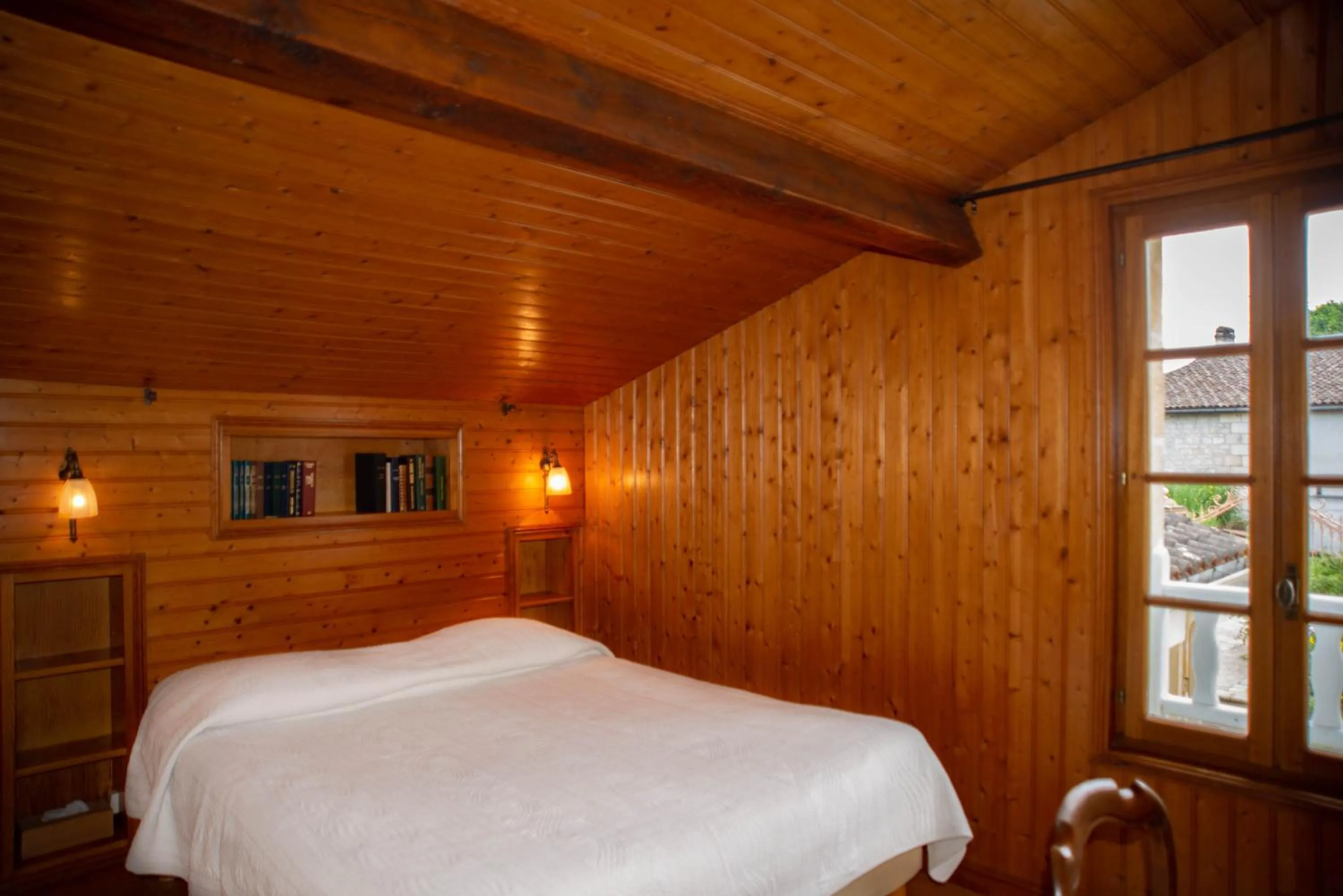 Bedroom, Bed in La Closerie de Fronsac