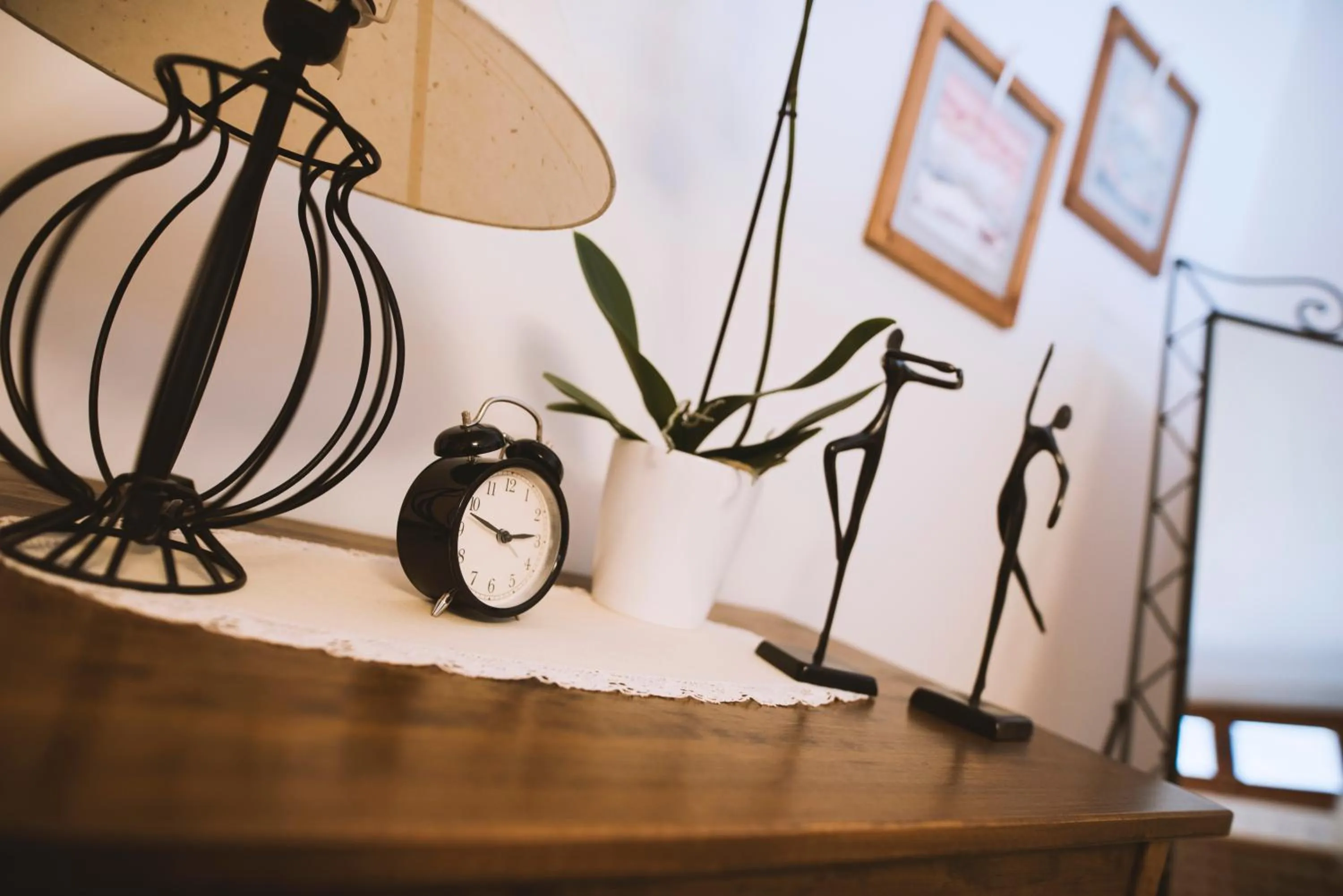 Decorative detail in Cà 'd Langa B&B