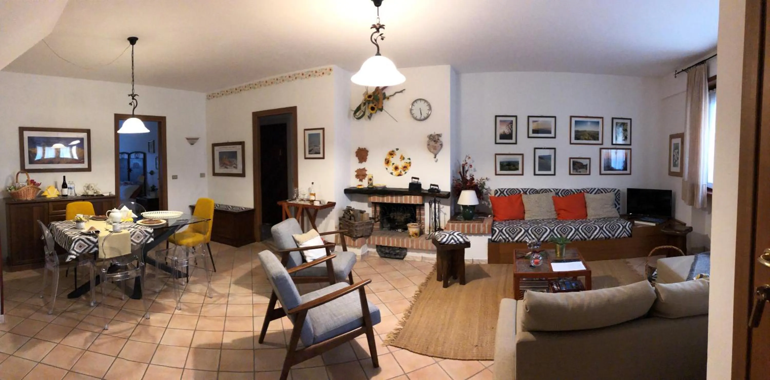 Photo of the whole room in Cà 'd Langa B&B