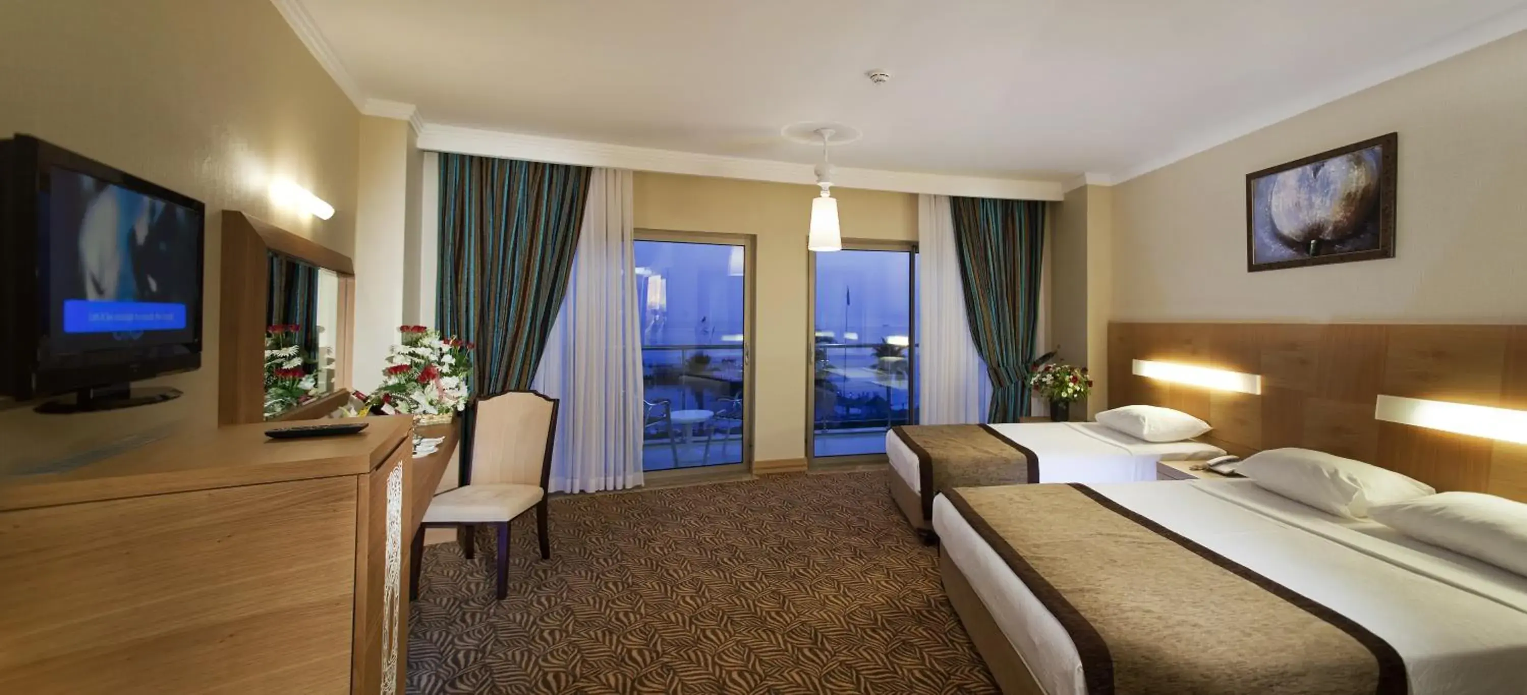 Night, Bed in Saphir Hotel & Villas