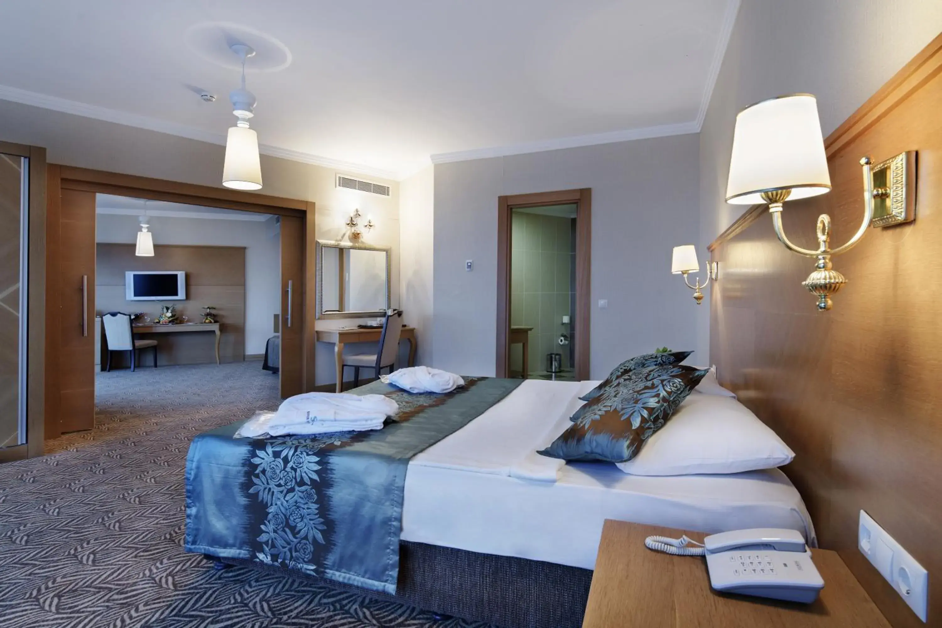 Photo of the whole room, Bed in Saphir Hotel & Villas