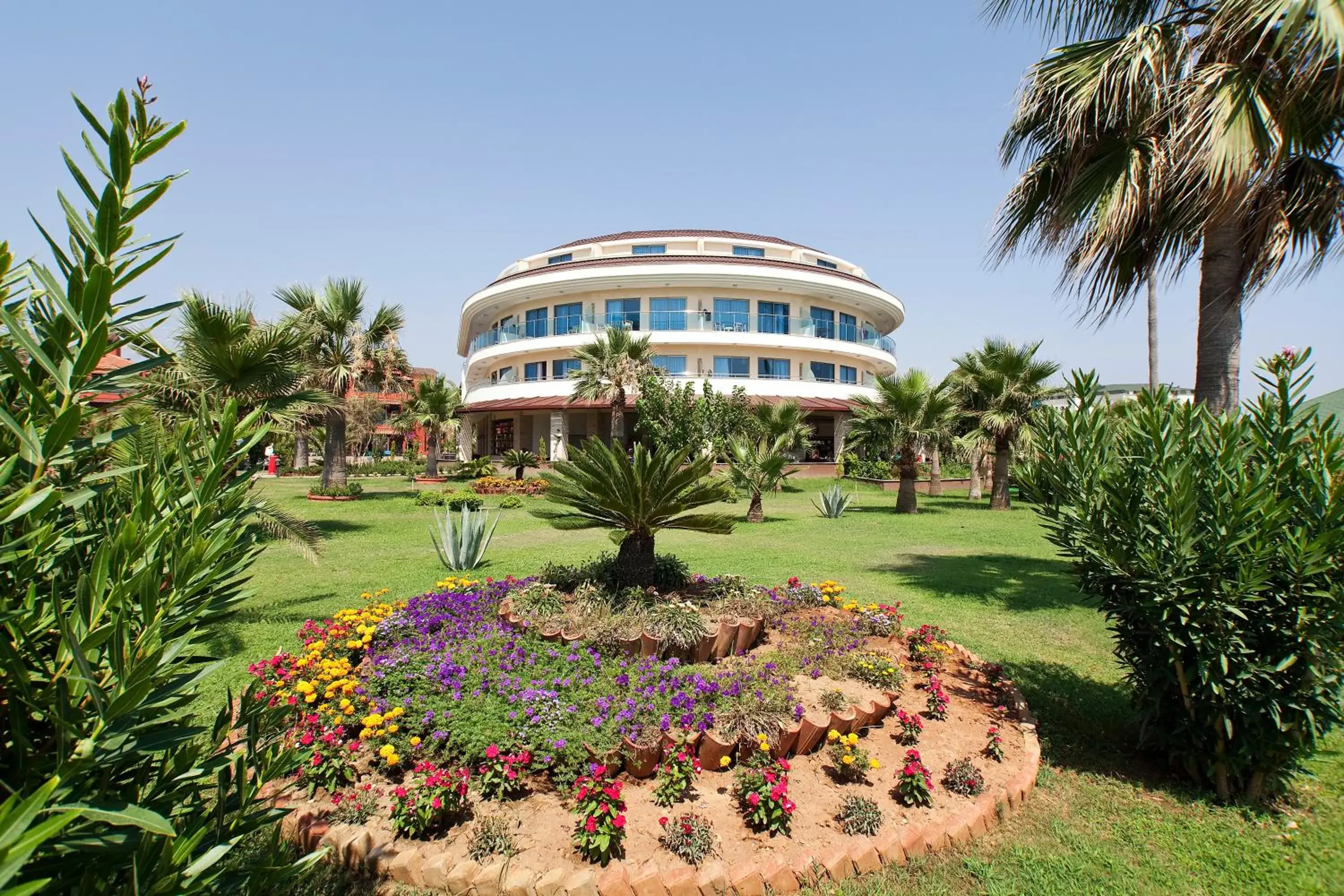 Facade/entrance, Property Building in Saphir Hotel & Villas