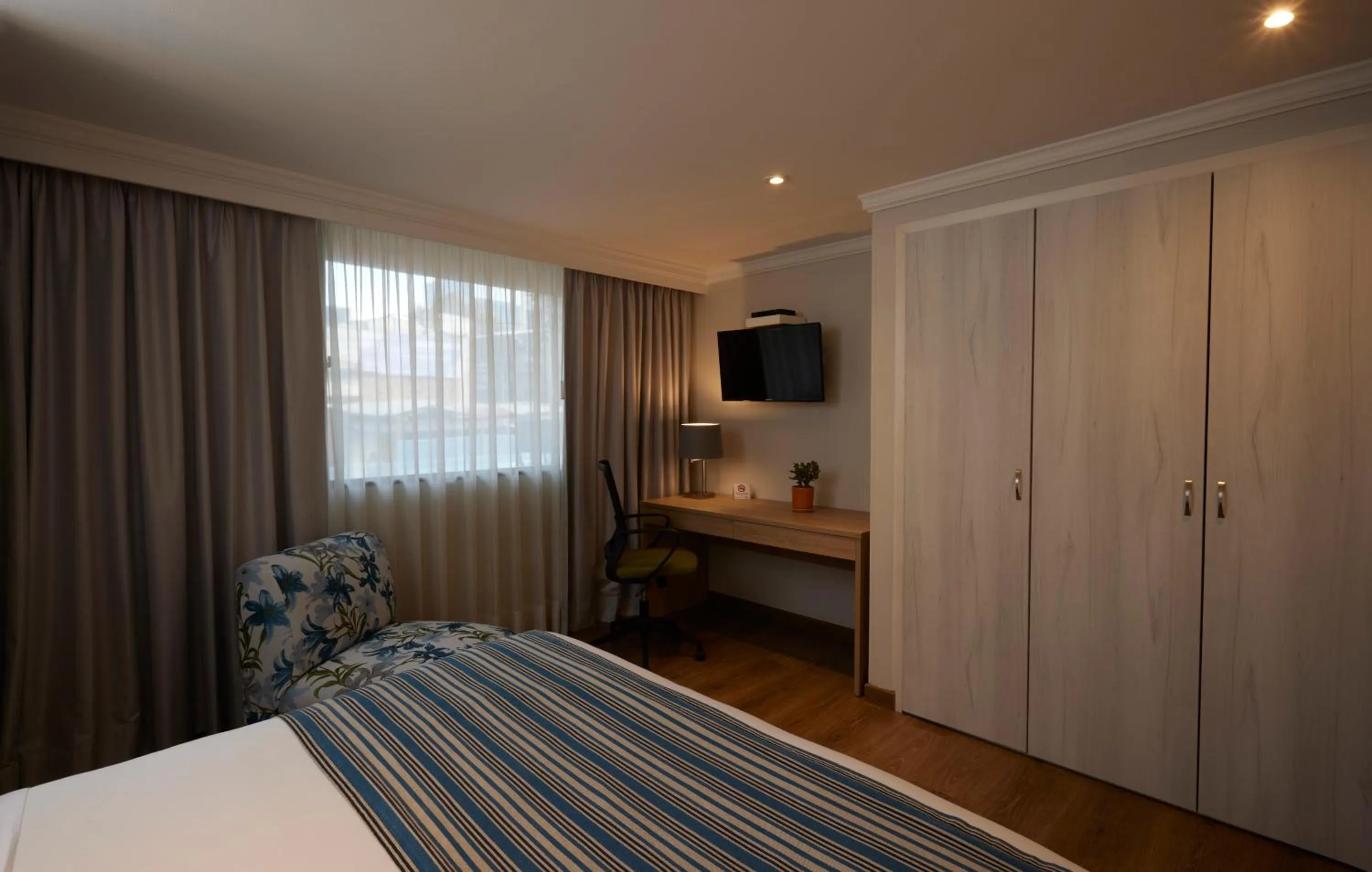 Photo of the whole room, Bed in Hotel Saint Simon