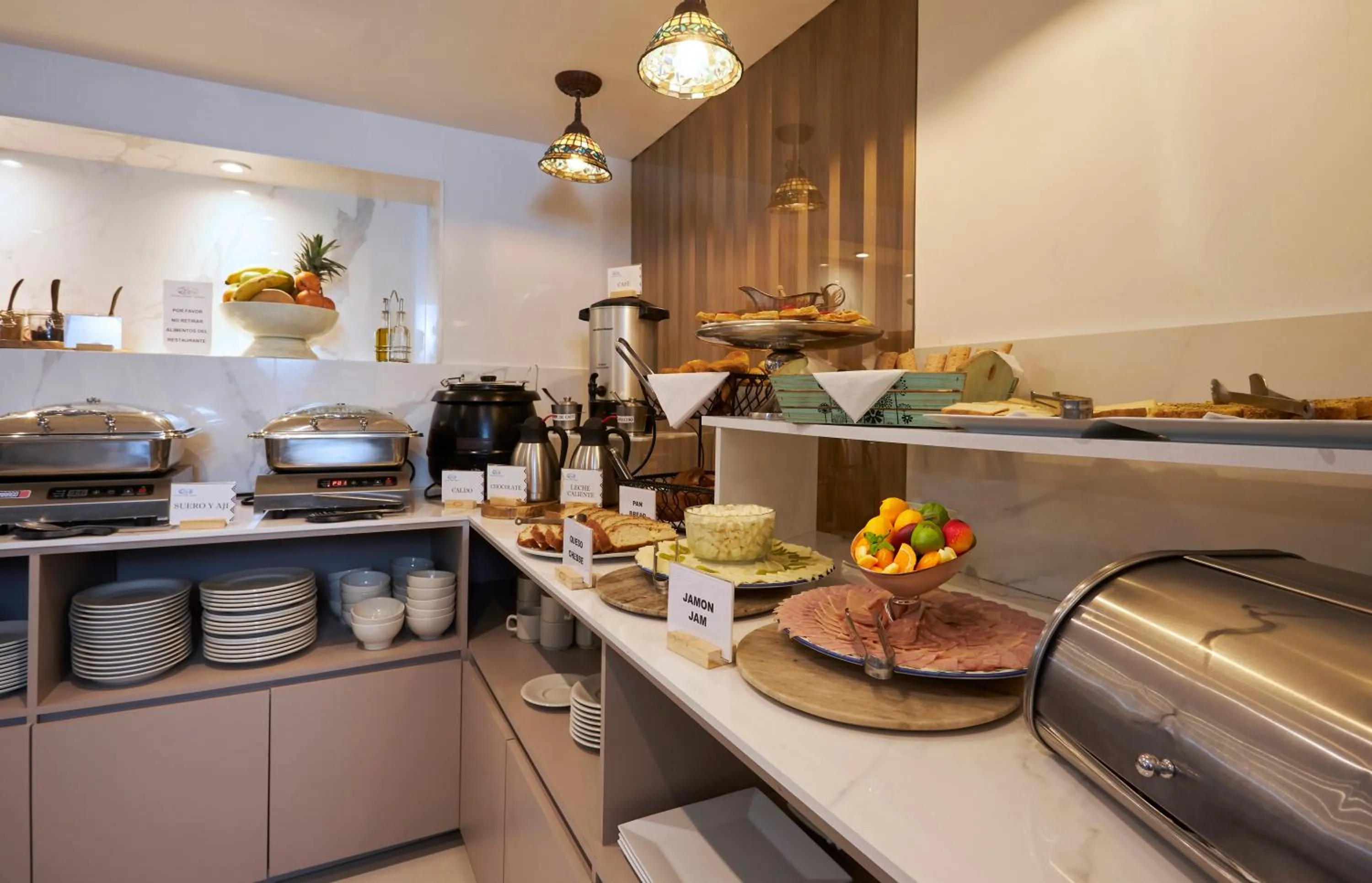 Restaurant/places to eat in Hotel Saint Simon