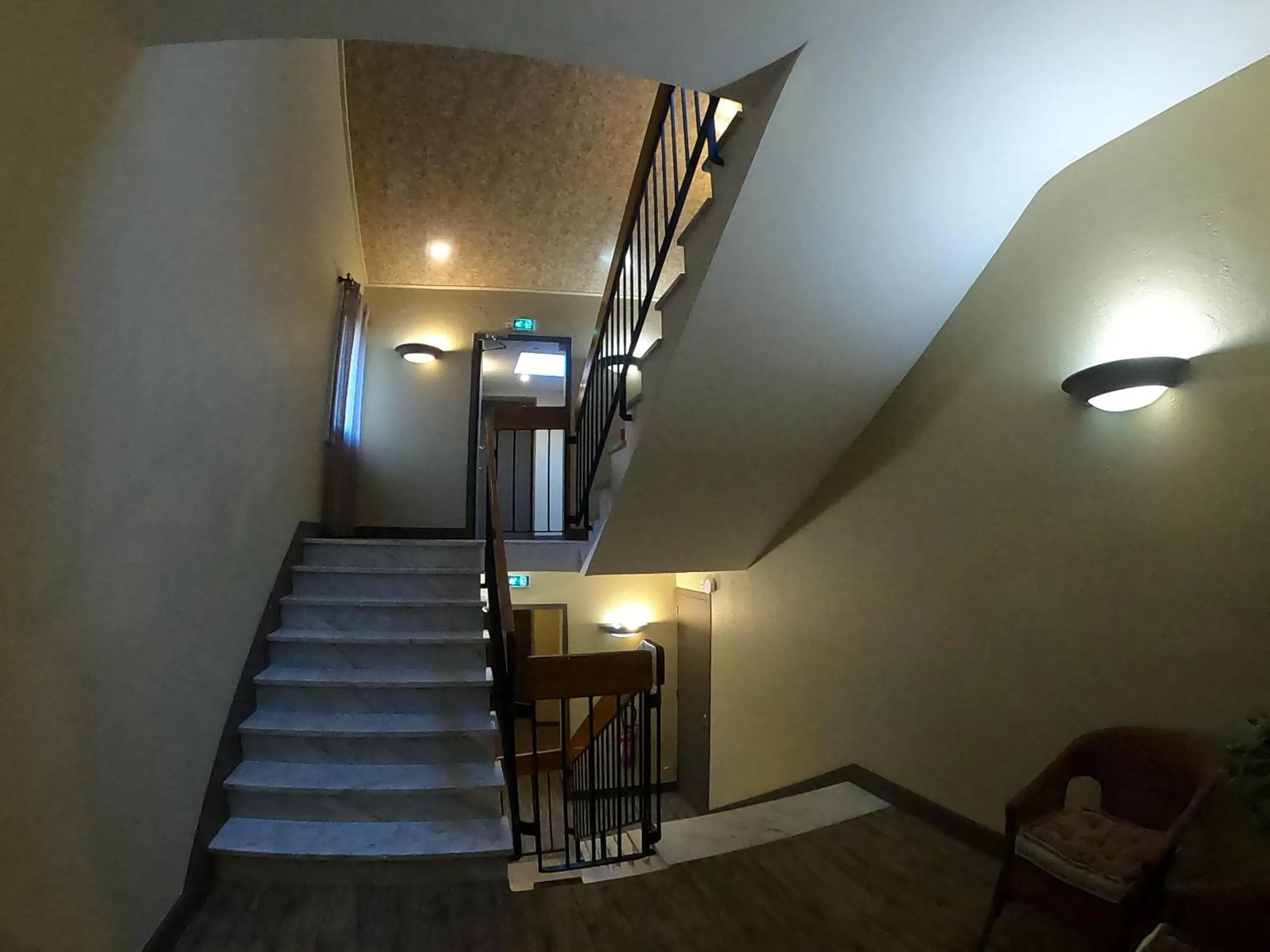 Property building in L'Aptois Hôtel