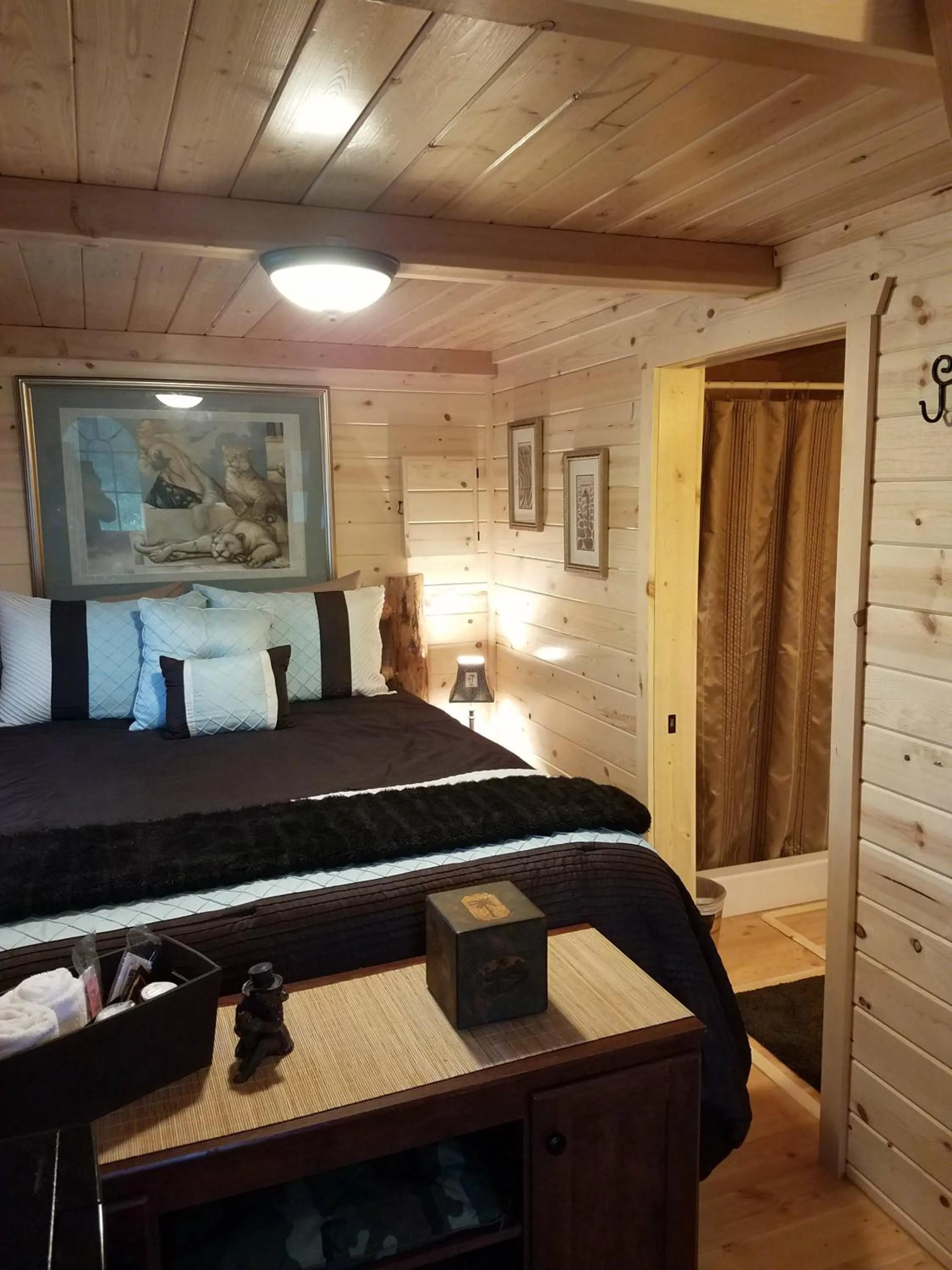 Bed in The Wild Game Inn