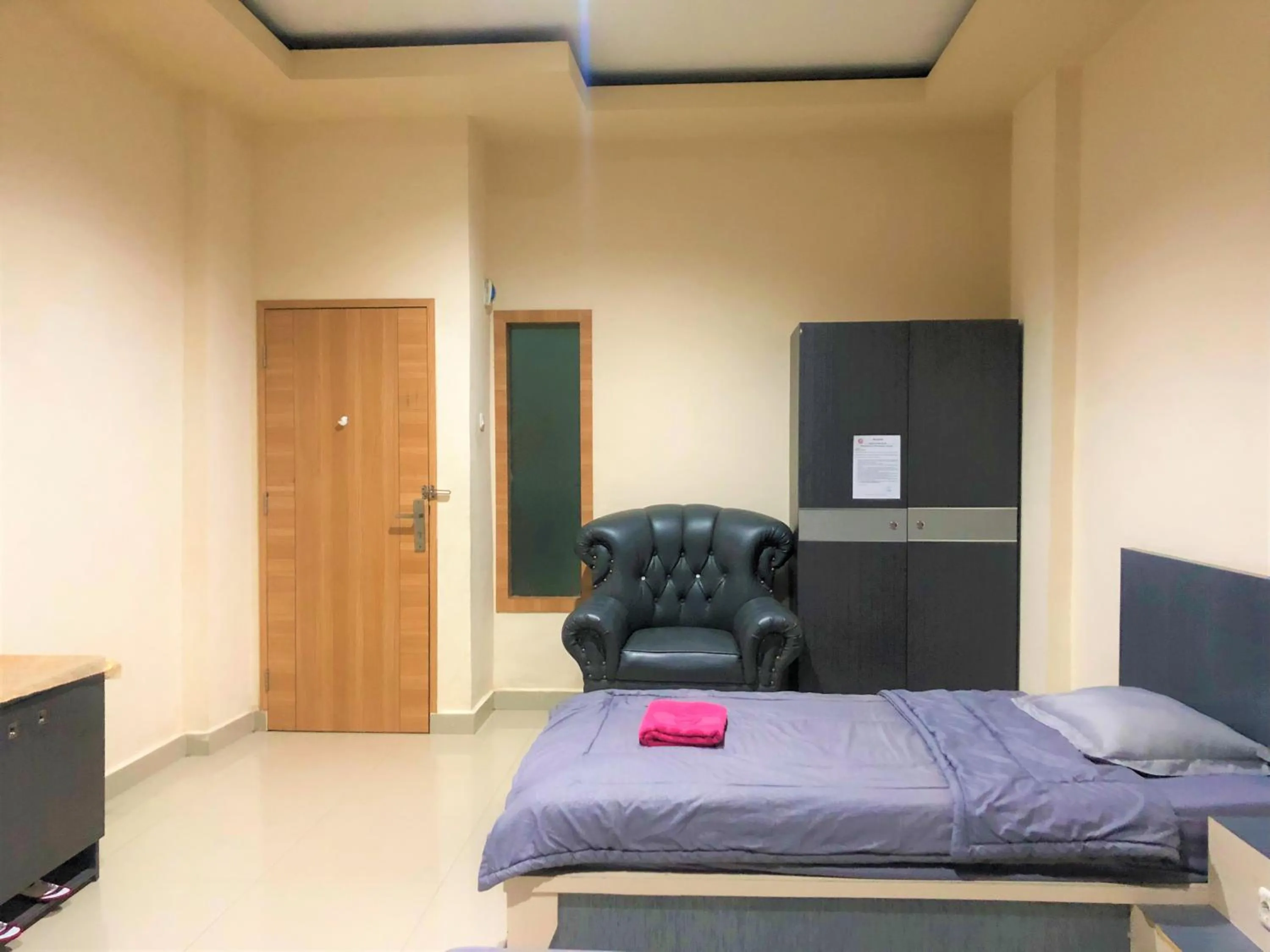 Bedroom, Bed in MS Hotel Pinrang Mitra RedDoorz