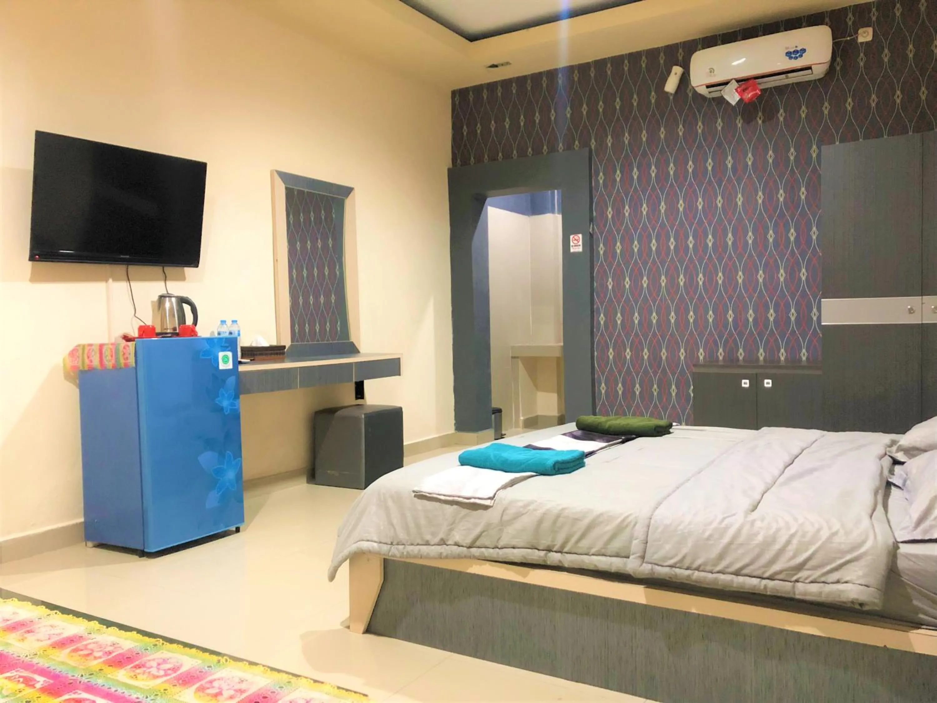 Bedroom, Bed in MS Hotel Pinrang Mitra RedDoorz