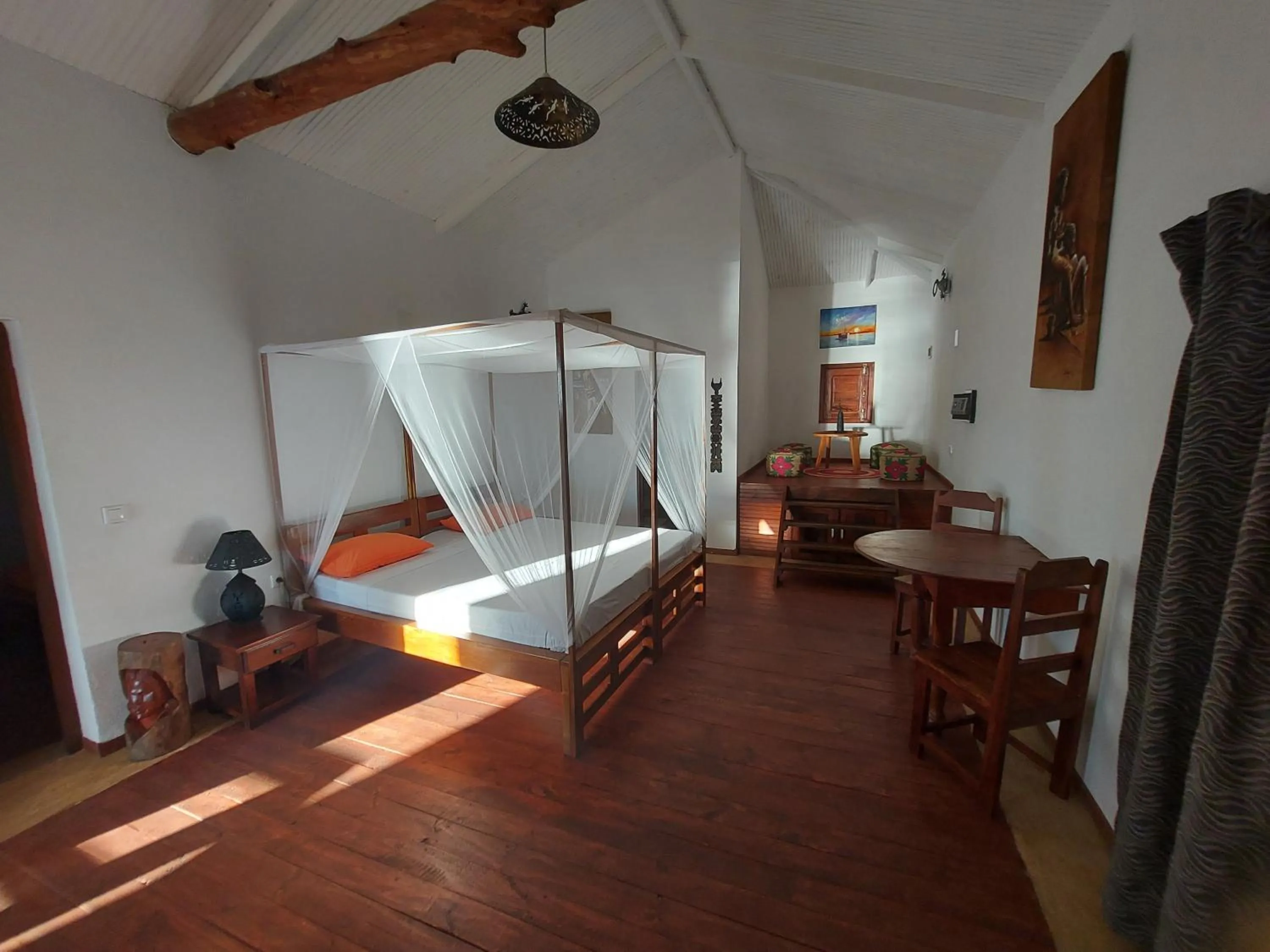 Bed in La Bella Donna