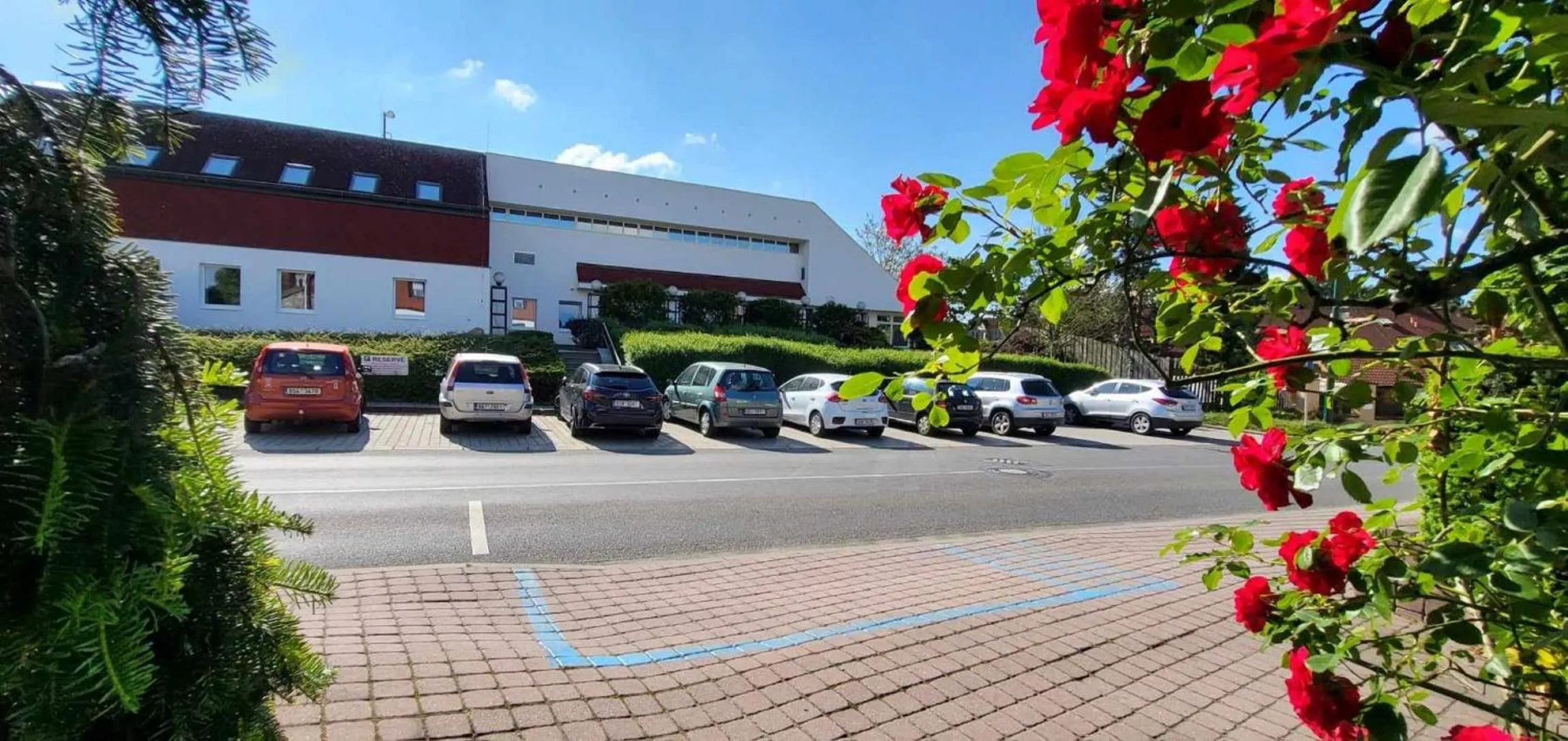 Parking in Park Hotel Pruhonice