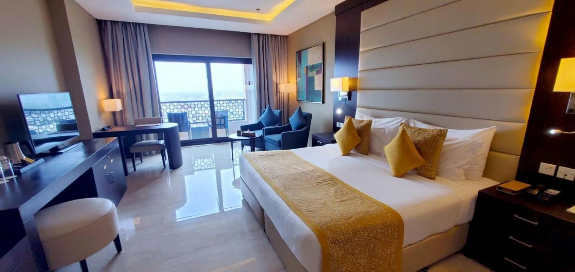 Bedroom, Bed in Al Bahar Hotel & Resort