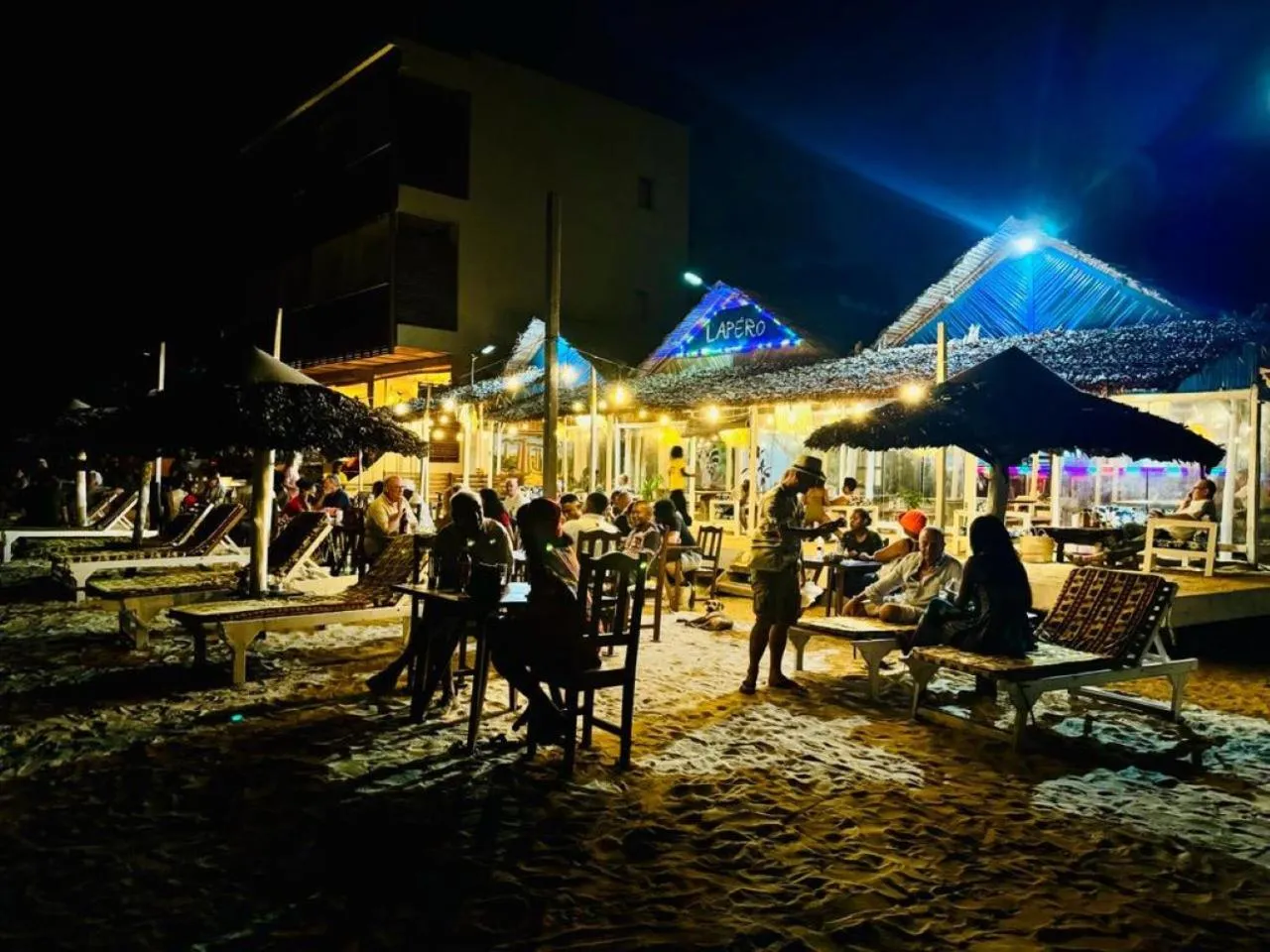 Restaurant/places to eat in Hôtel Ambatoloaka