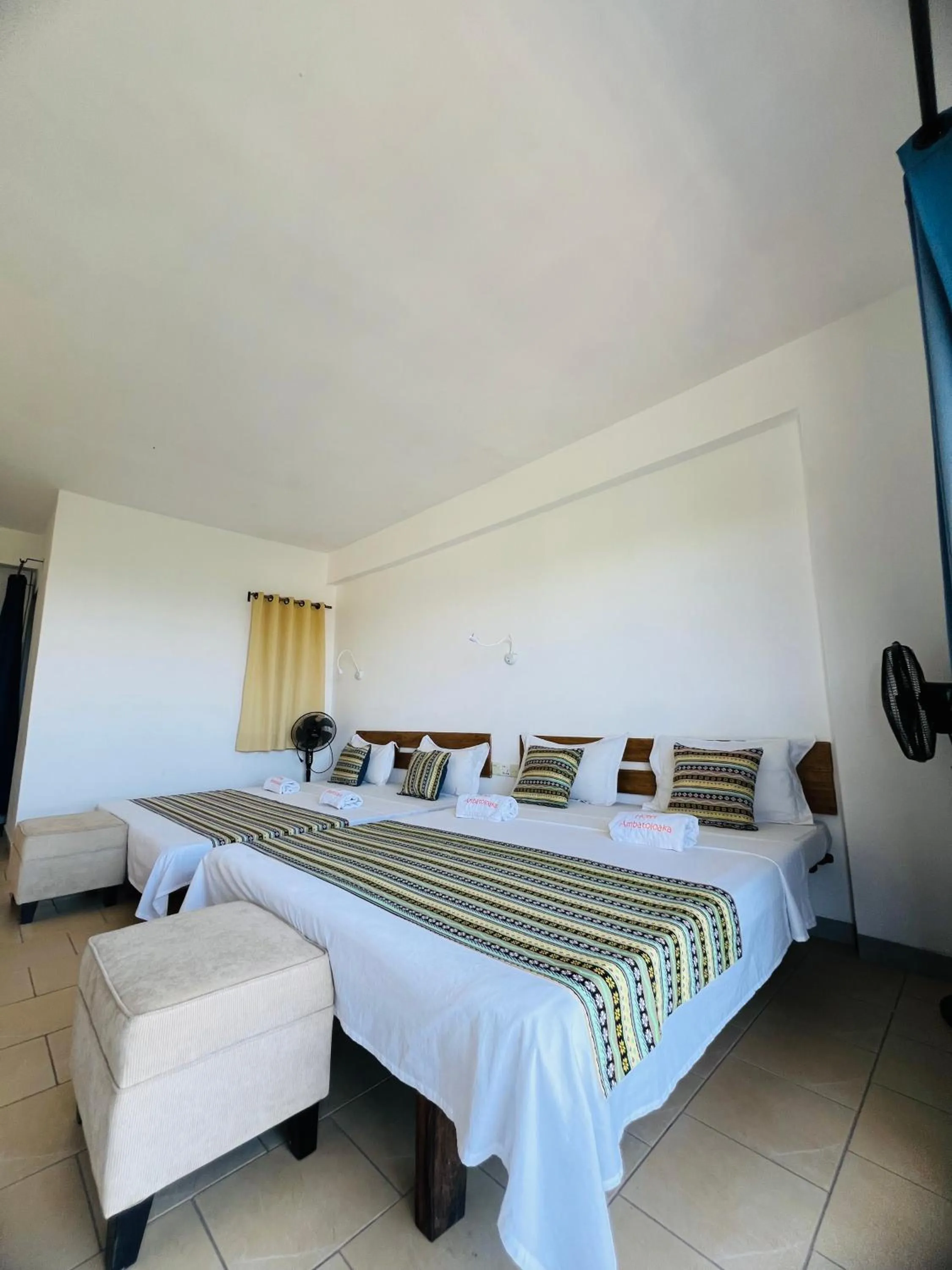 Photo of the whole room, Bed in Hôtel Ambatoloaka