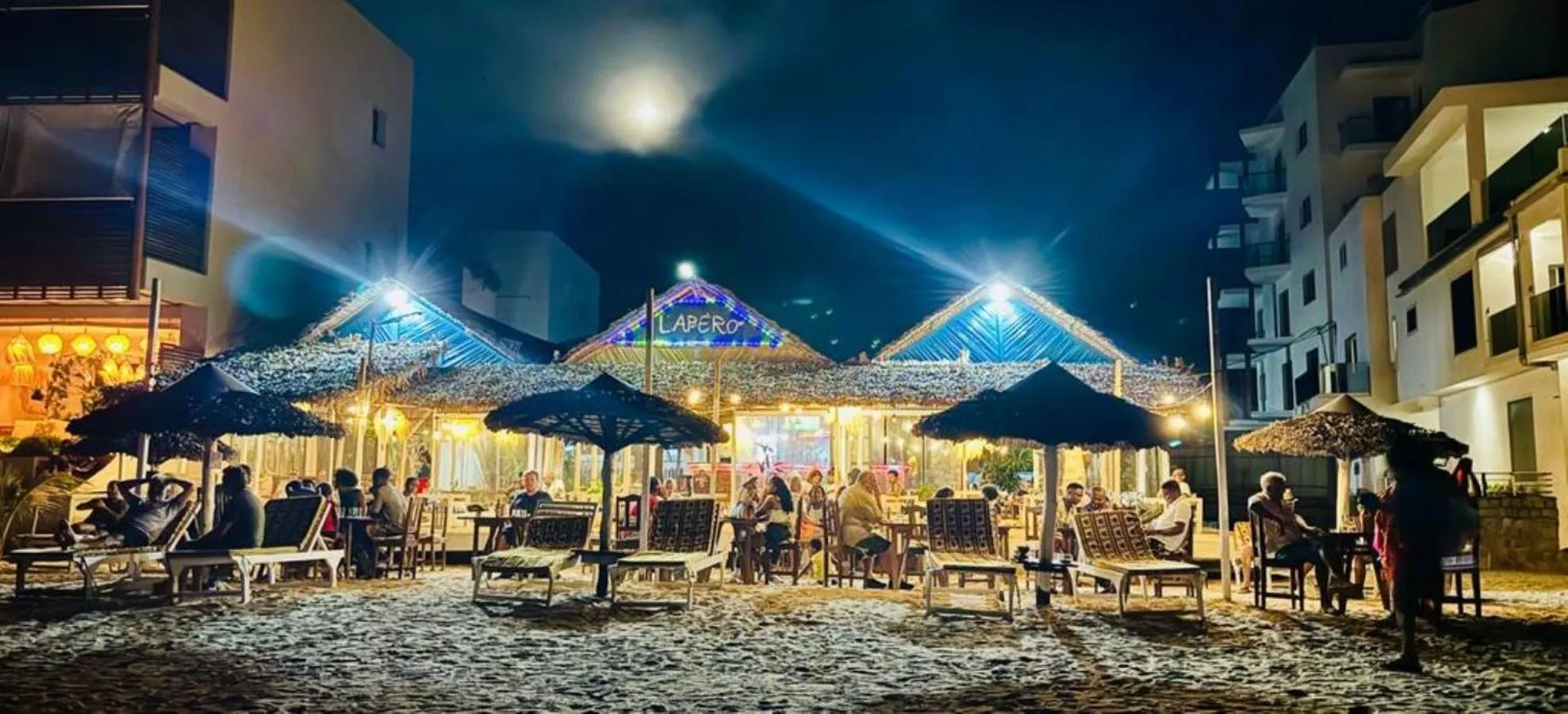 Restaurant/places to eat in Hôtel Ambatoloaka