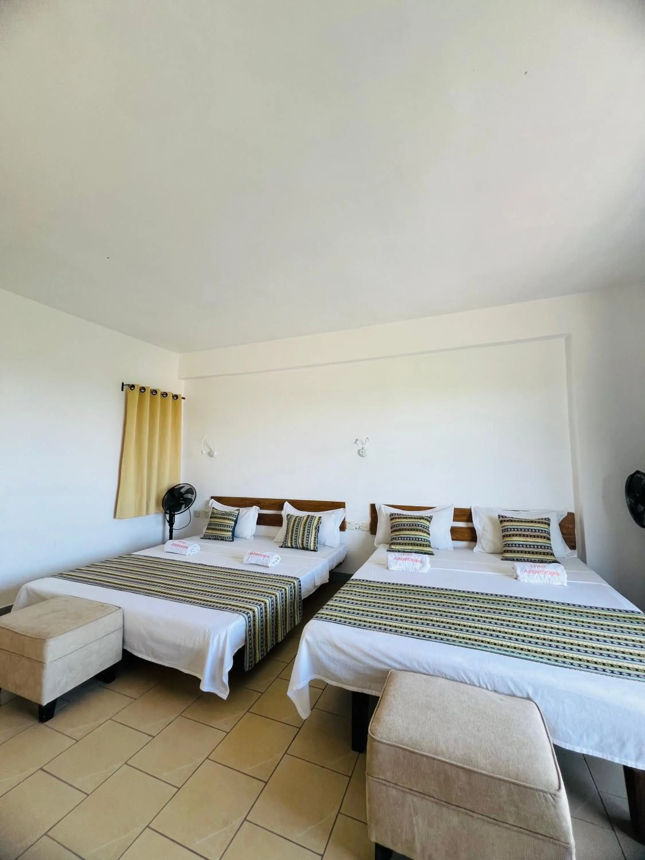 Photo of the whole room, Bed in Hôtel Ambatoloaka