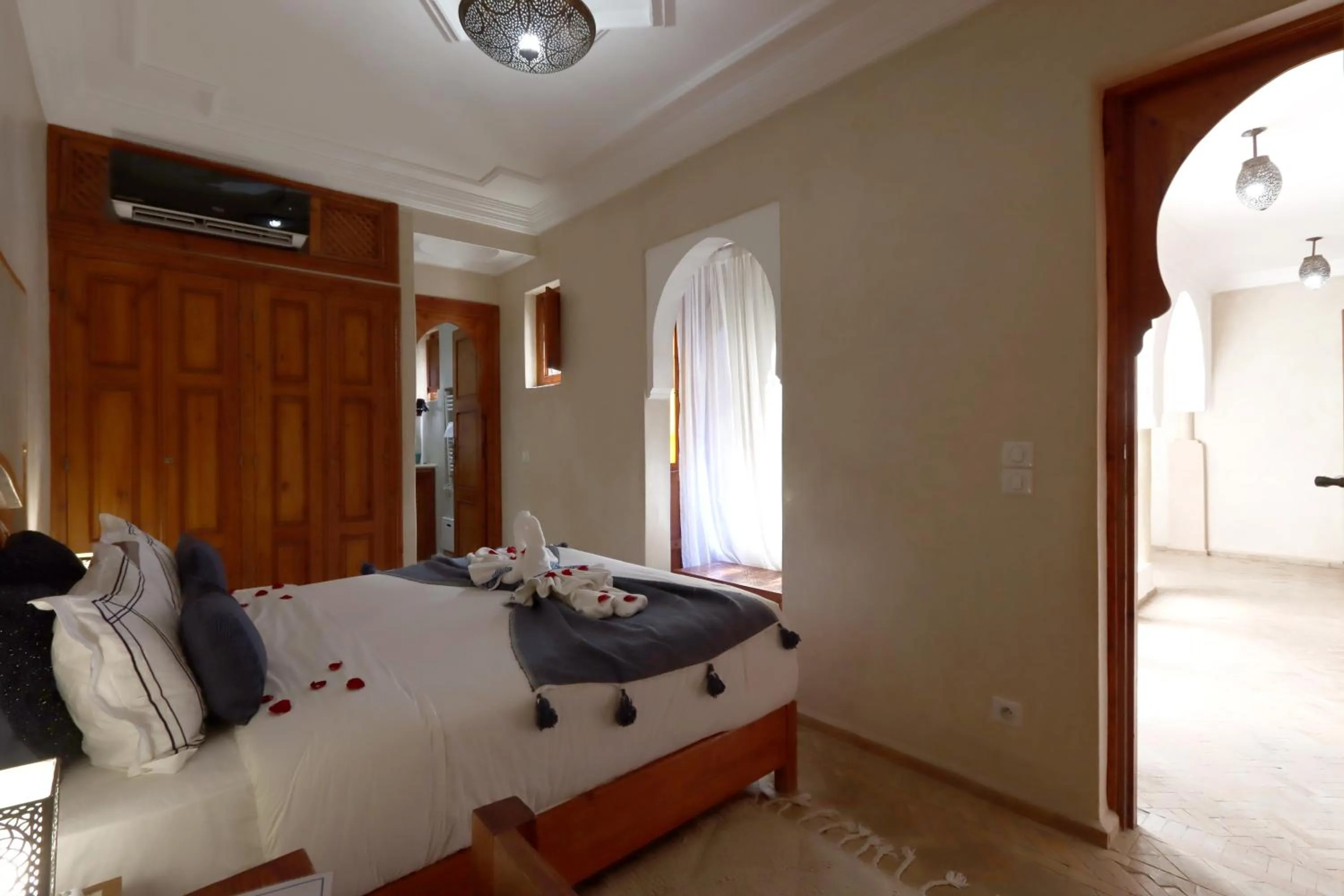 Bed in Riad Berenssi