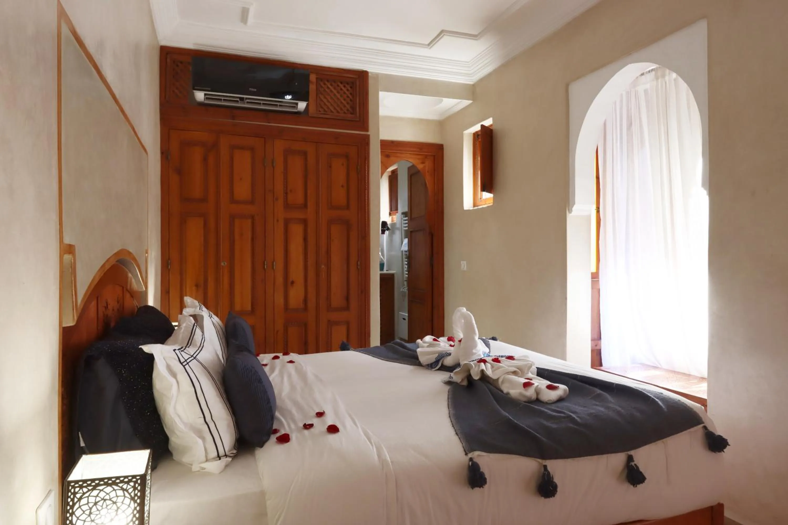 Bed in Riad Berenssi