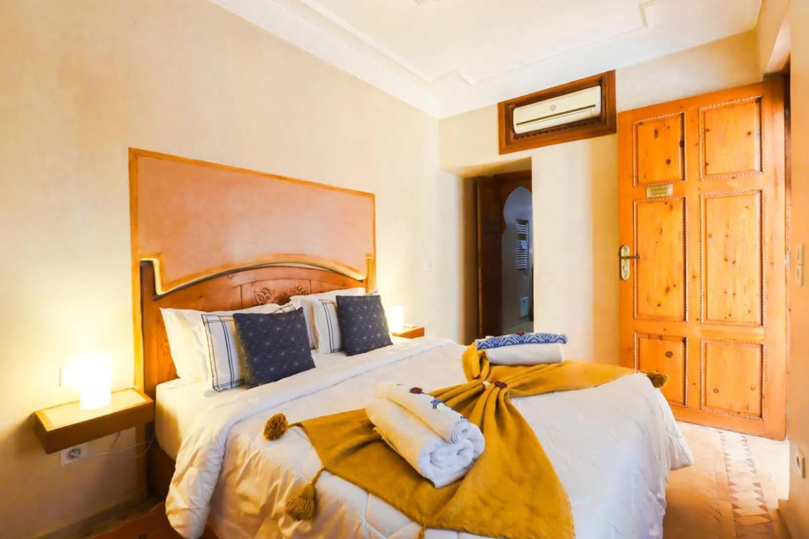 Property building, Bed in Riad Berenssi