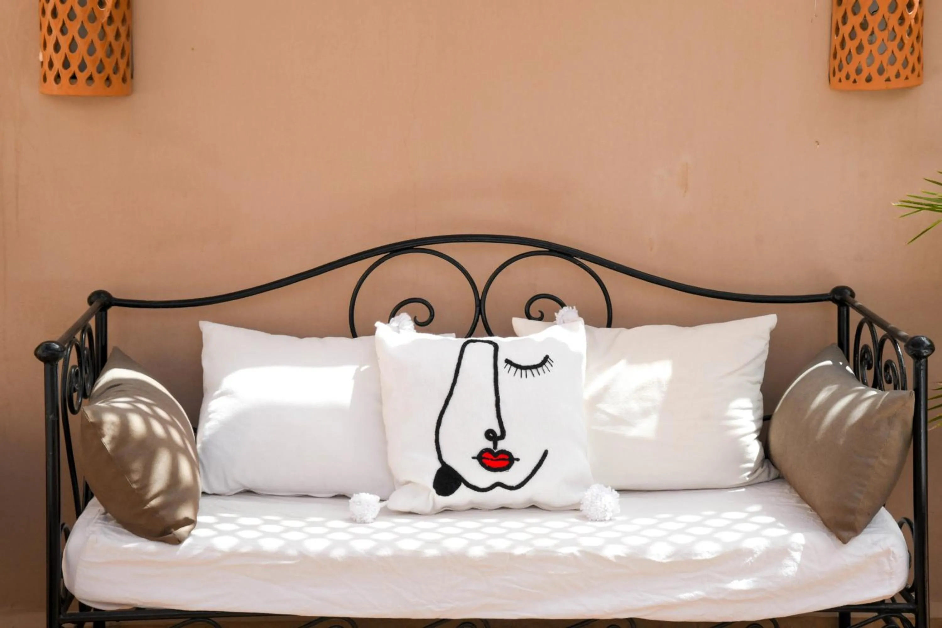 Property building, Bed in Riad Berenssi