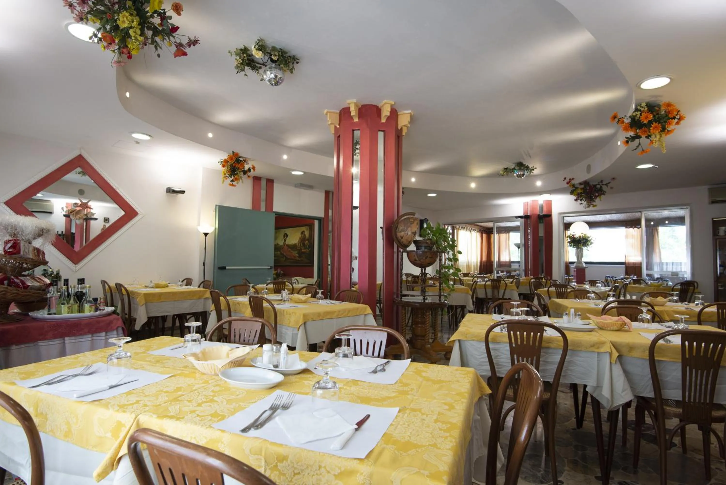 Restaurant/places to eat in Hotel Picador