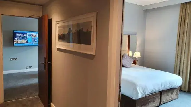 Photo of the whole room, Bed in Shearwater Hotel & Spa Photo of the whole room, Bed in Shearwater Hotel & Spa