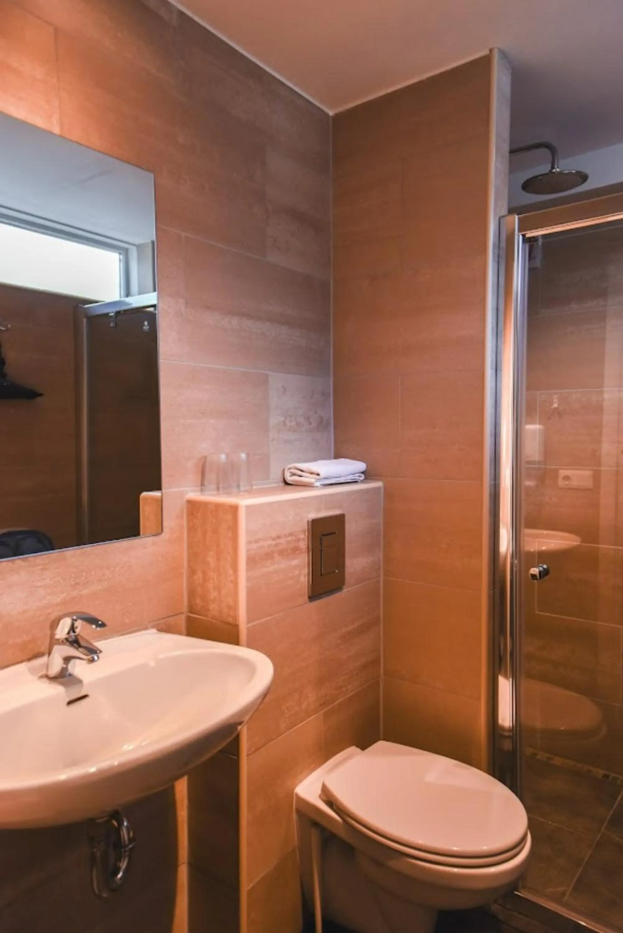 Shower in Hotel Latrabjarg