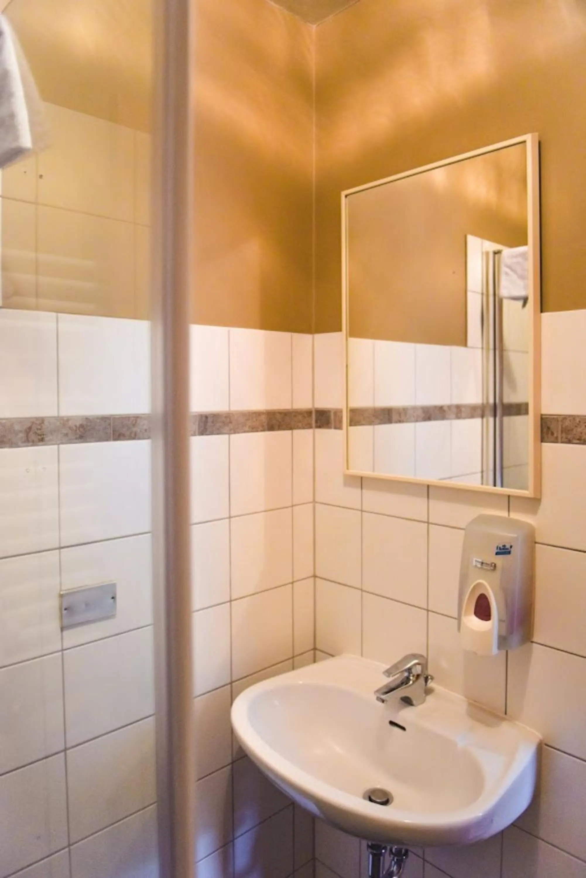 Bathroom in Hotel Latrabjarg