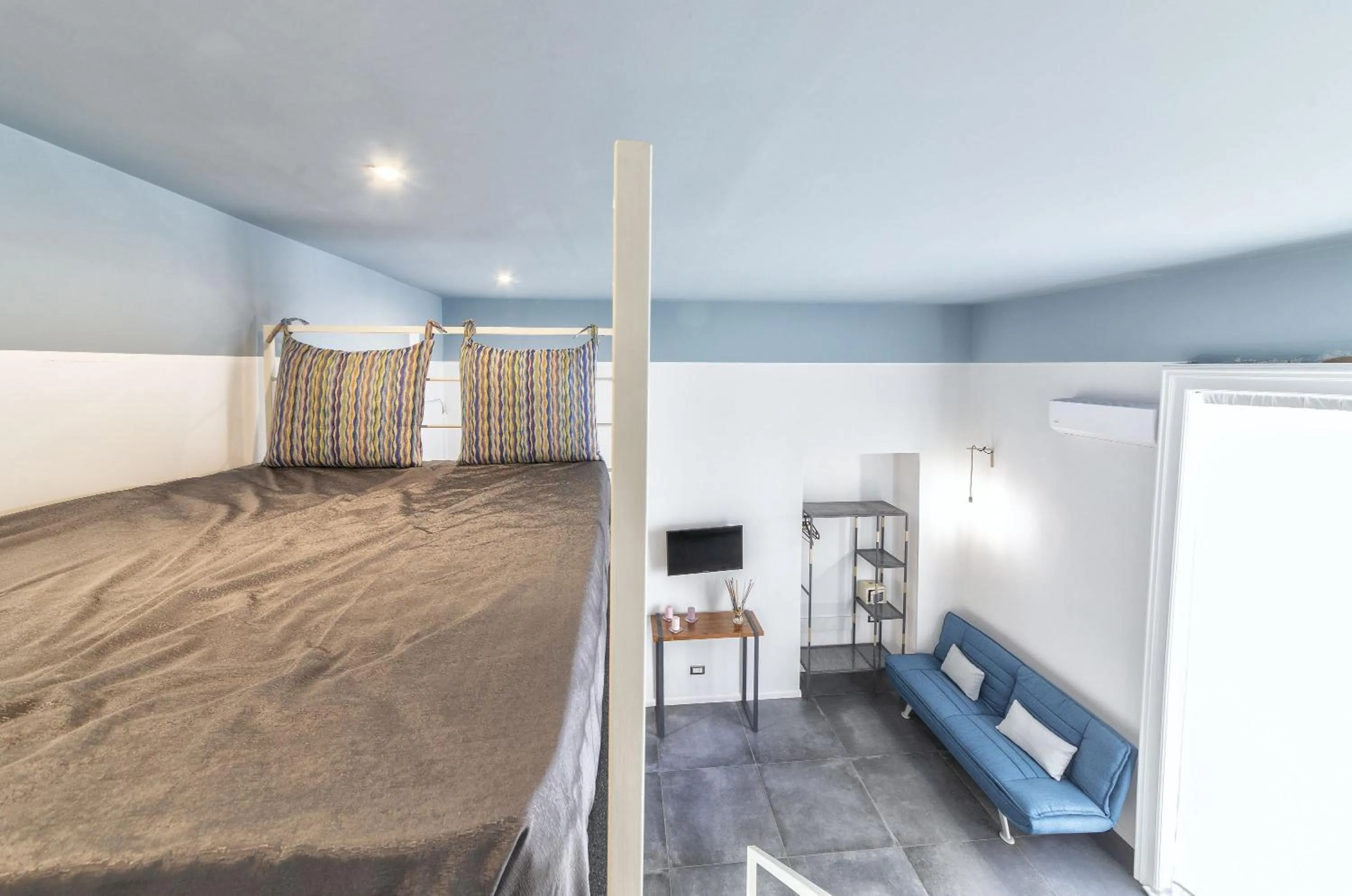 Bed in Be Italian Flat Duomo 319