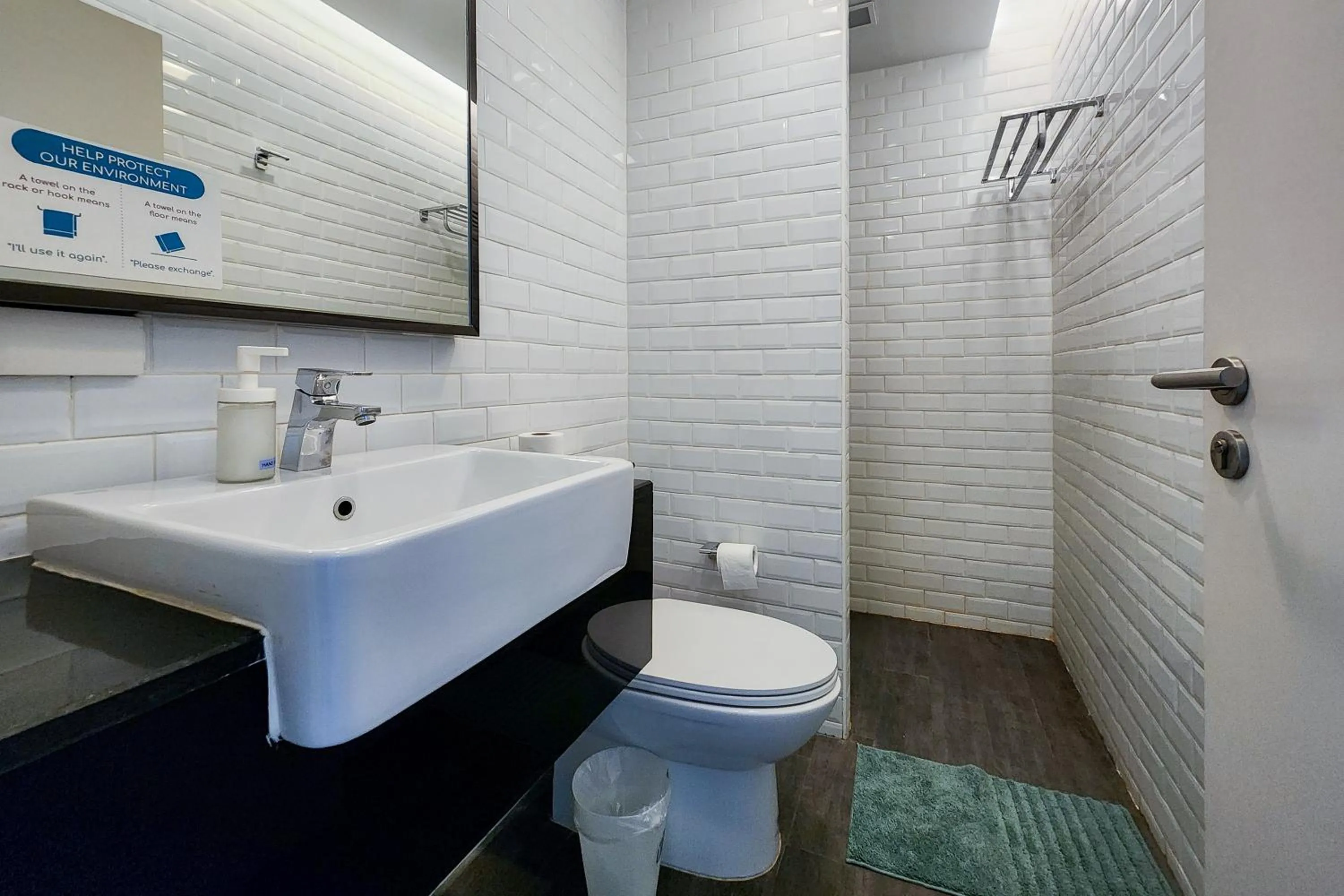 Bathroom in Simply Sleep Hostel