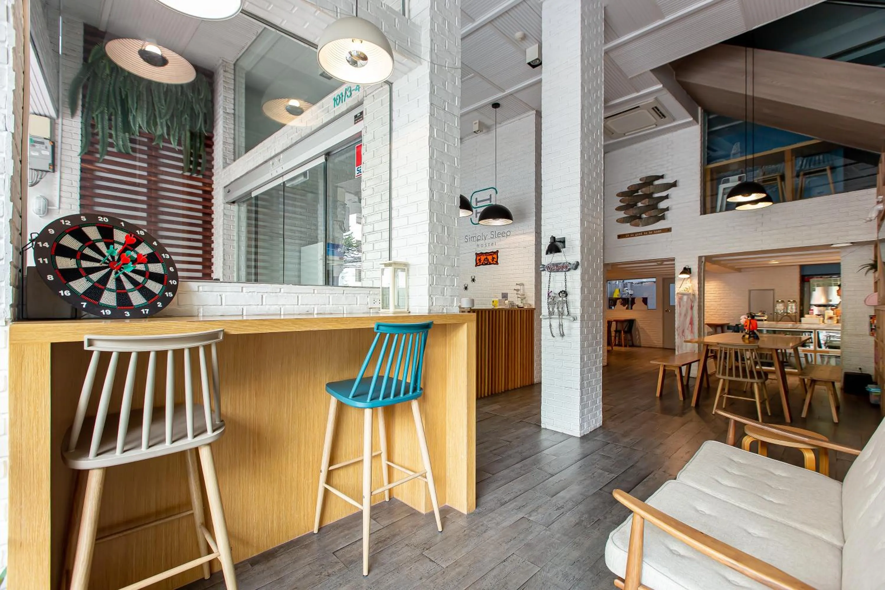 Communal lounge/ TV room in Simply Sleep Hostel