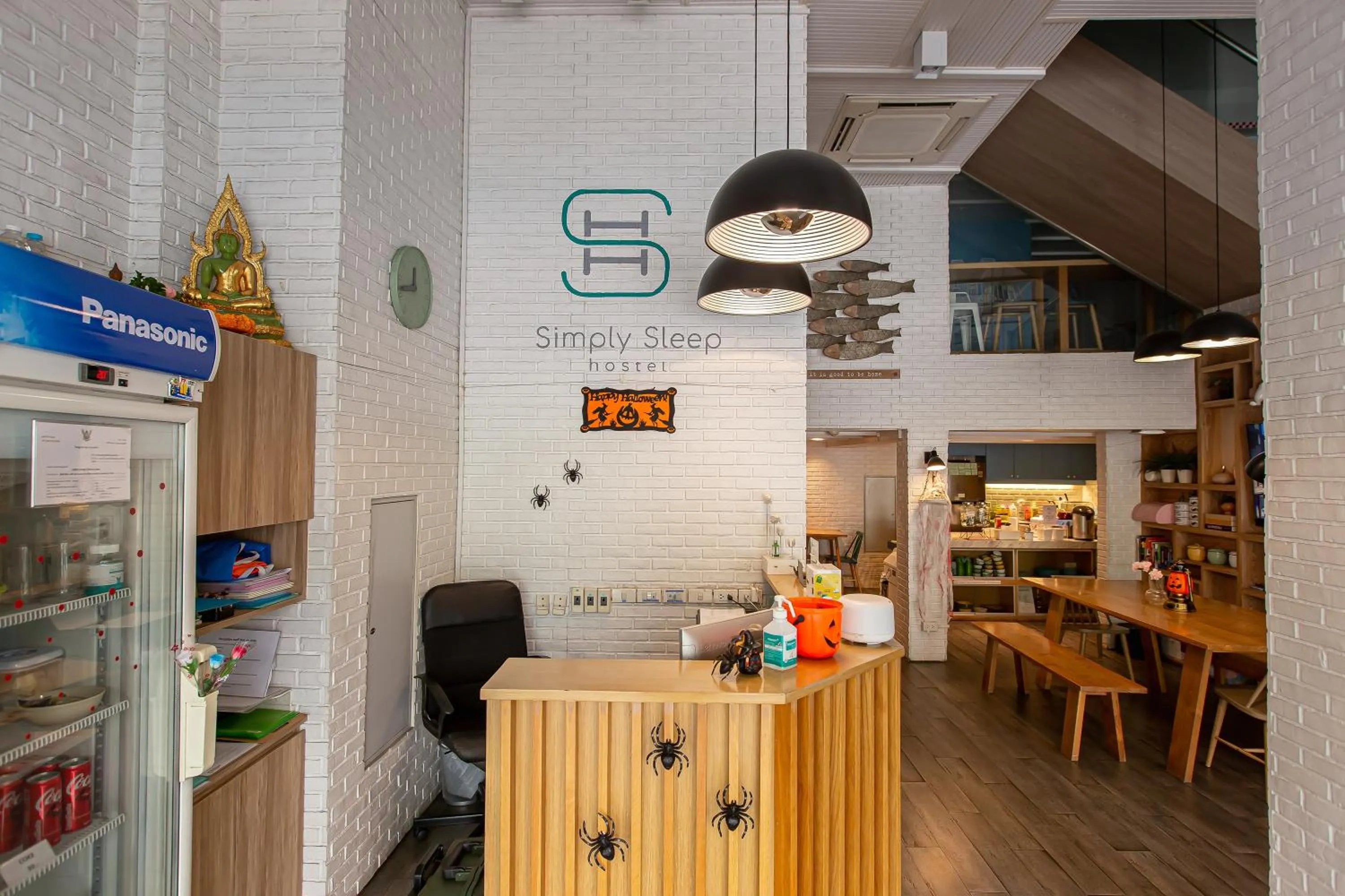 Kitchen or kitchenette in Simply Sleep Hostel