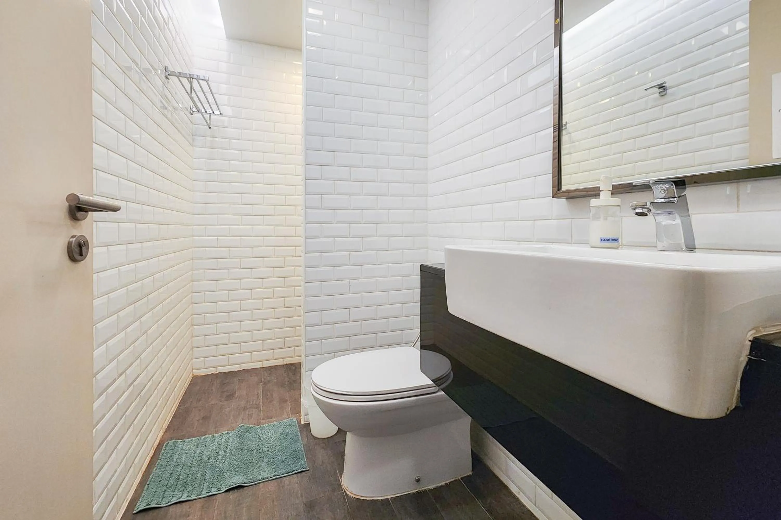 Bathroom in Simply Sleep Hostel