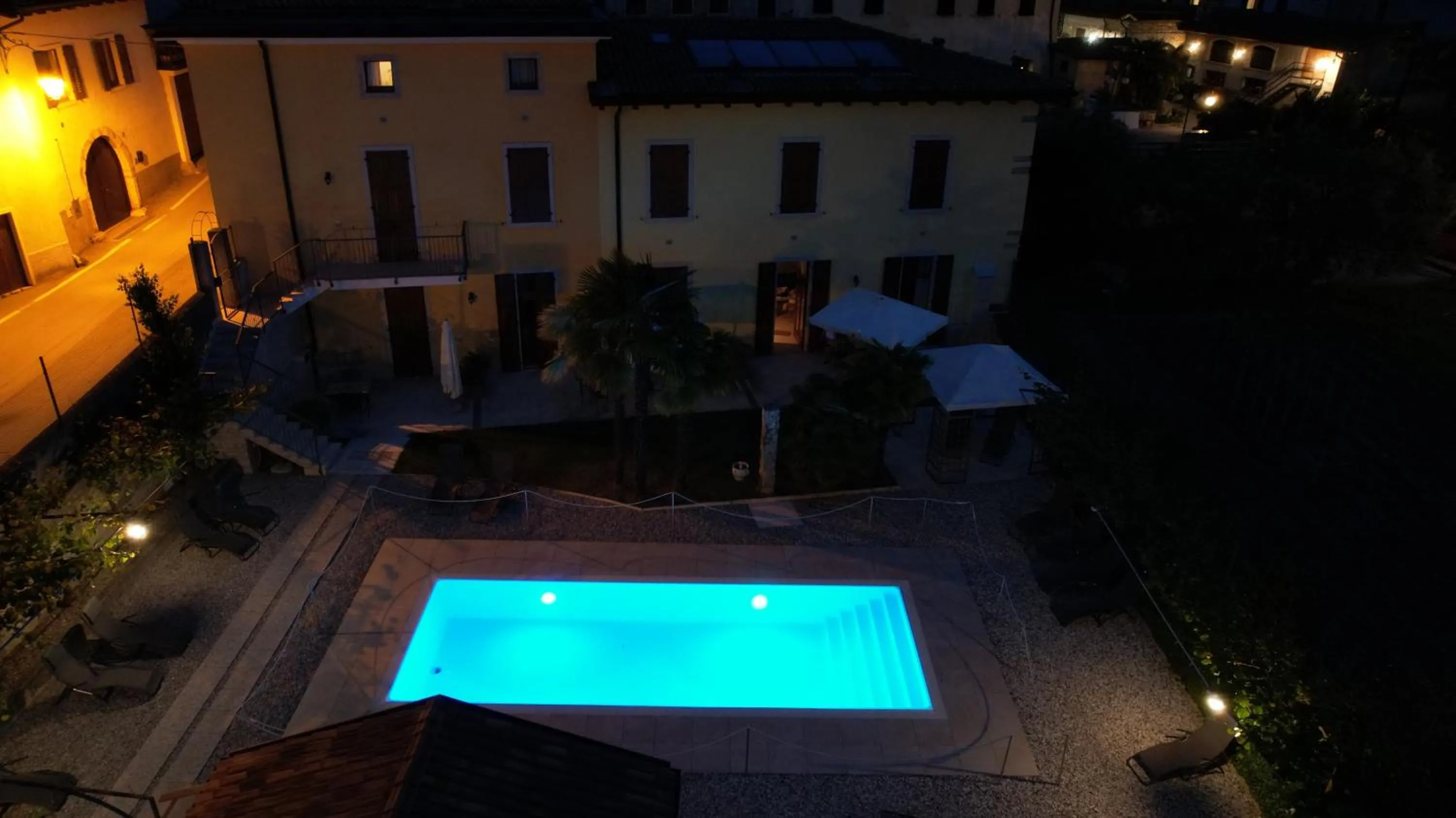 Swimming pool in Appartamenti Gardastivo