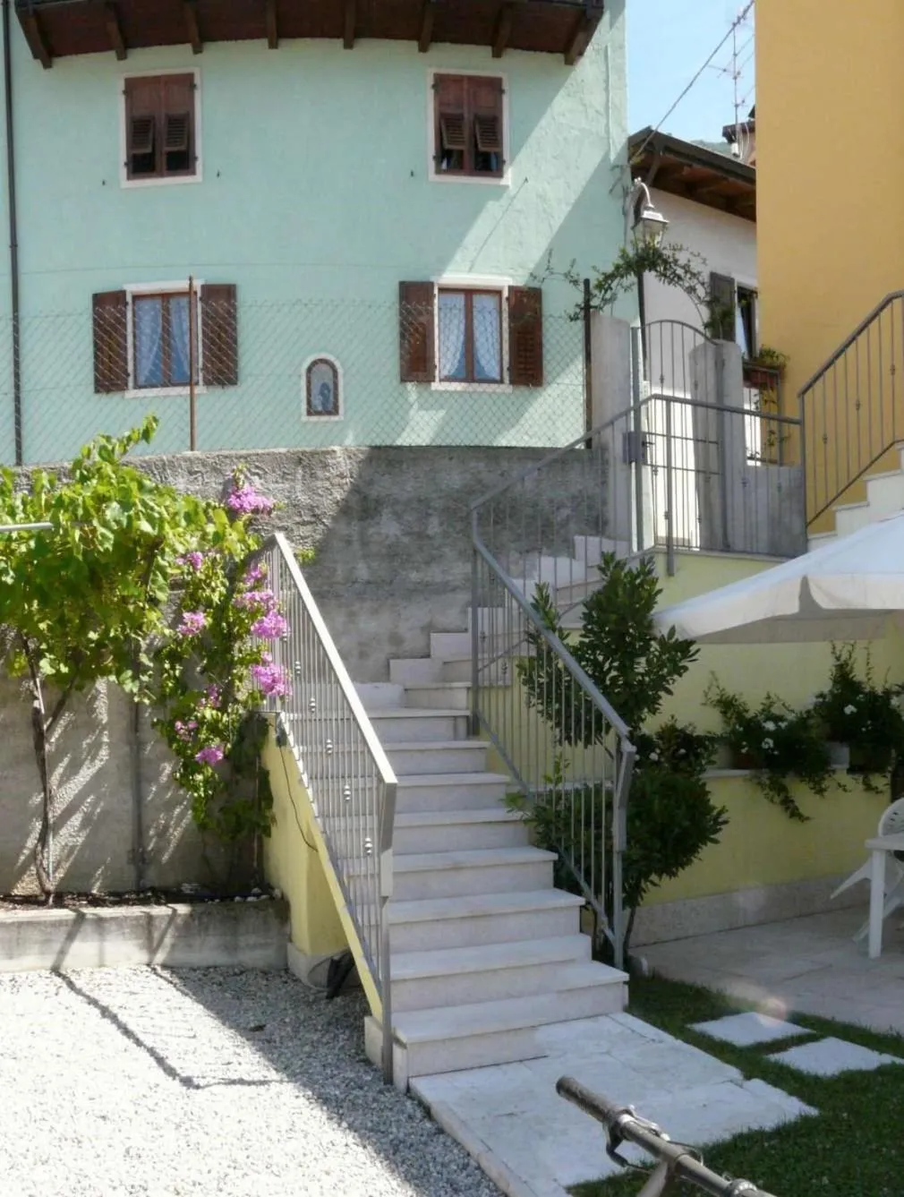 Facade/entrance in Appartamenti Gardastivo