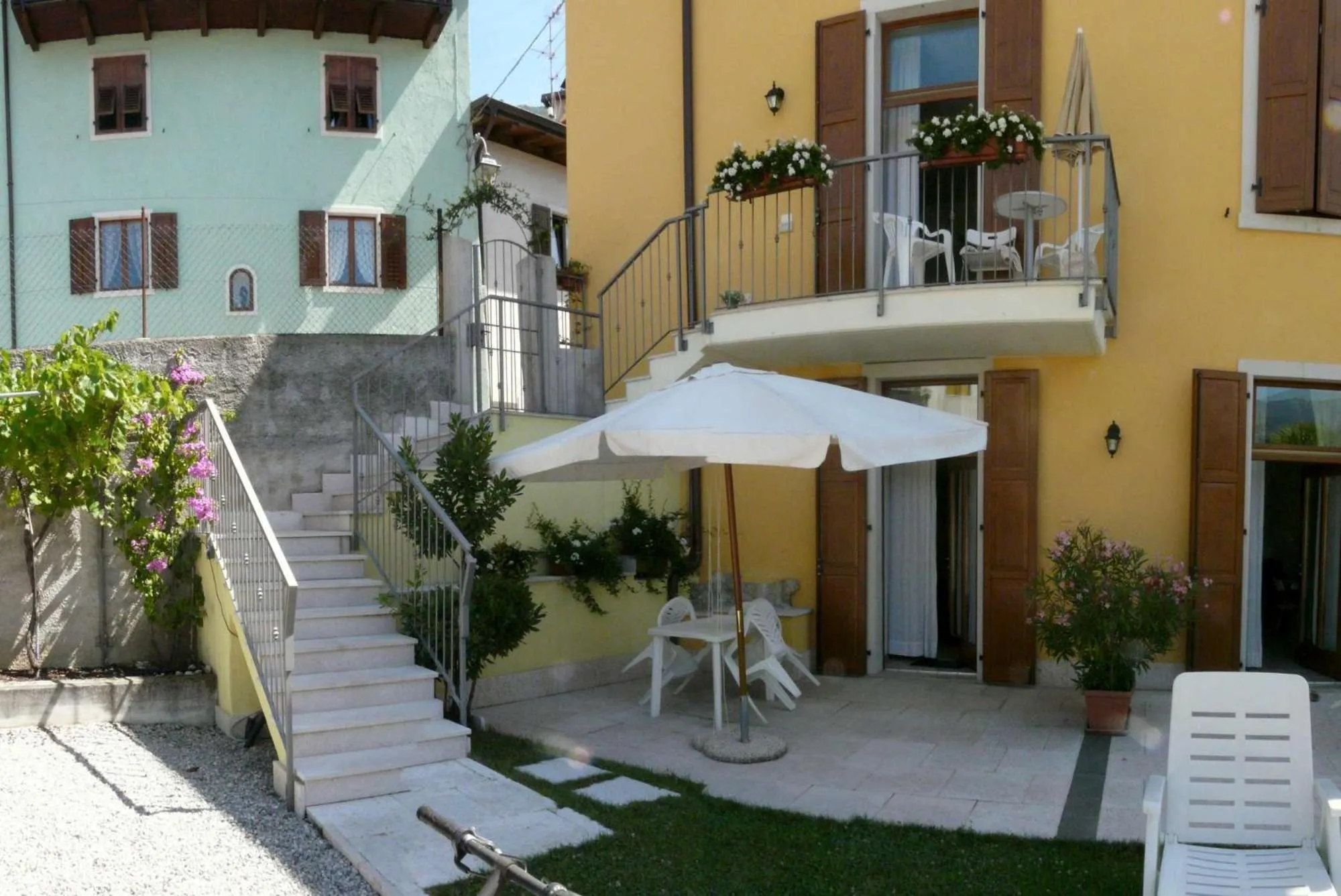 Facade/entrance in Appartamenti Gardastivo
