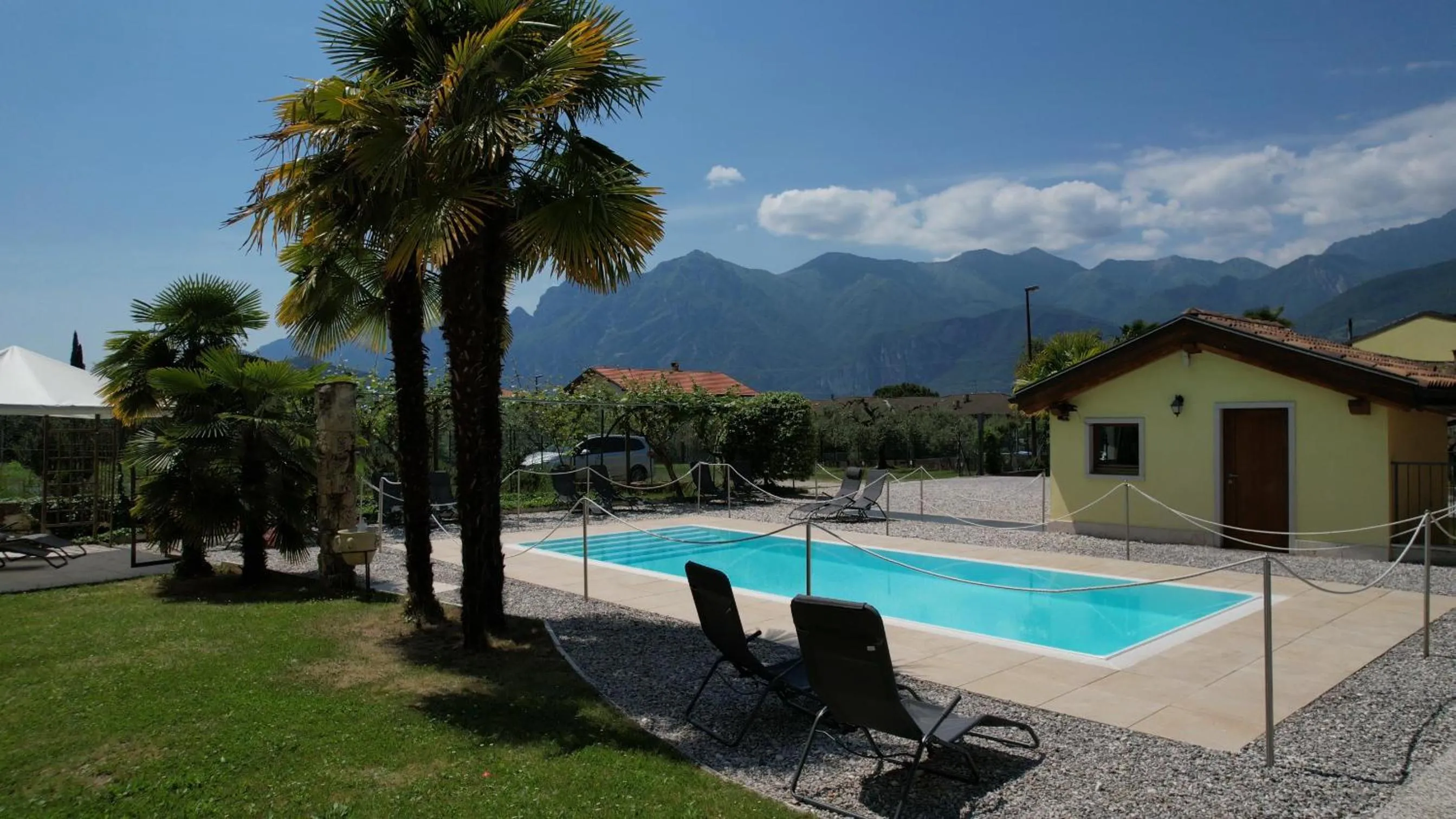 Swimming pool in Appartamenti Gardastivo