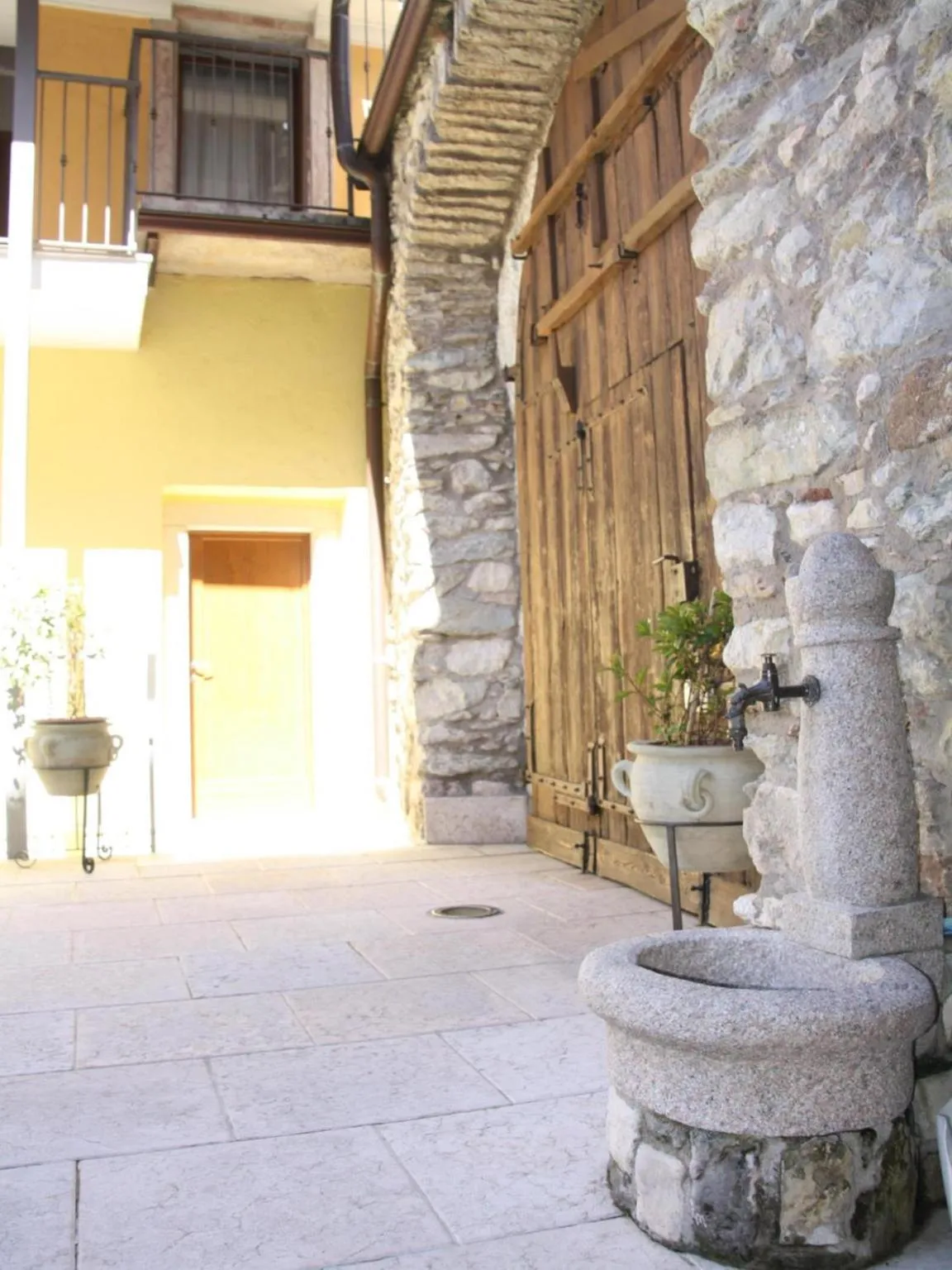 Facade/entrance in Appartamenti Gardastivo